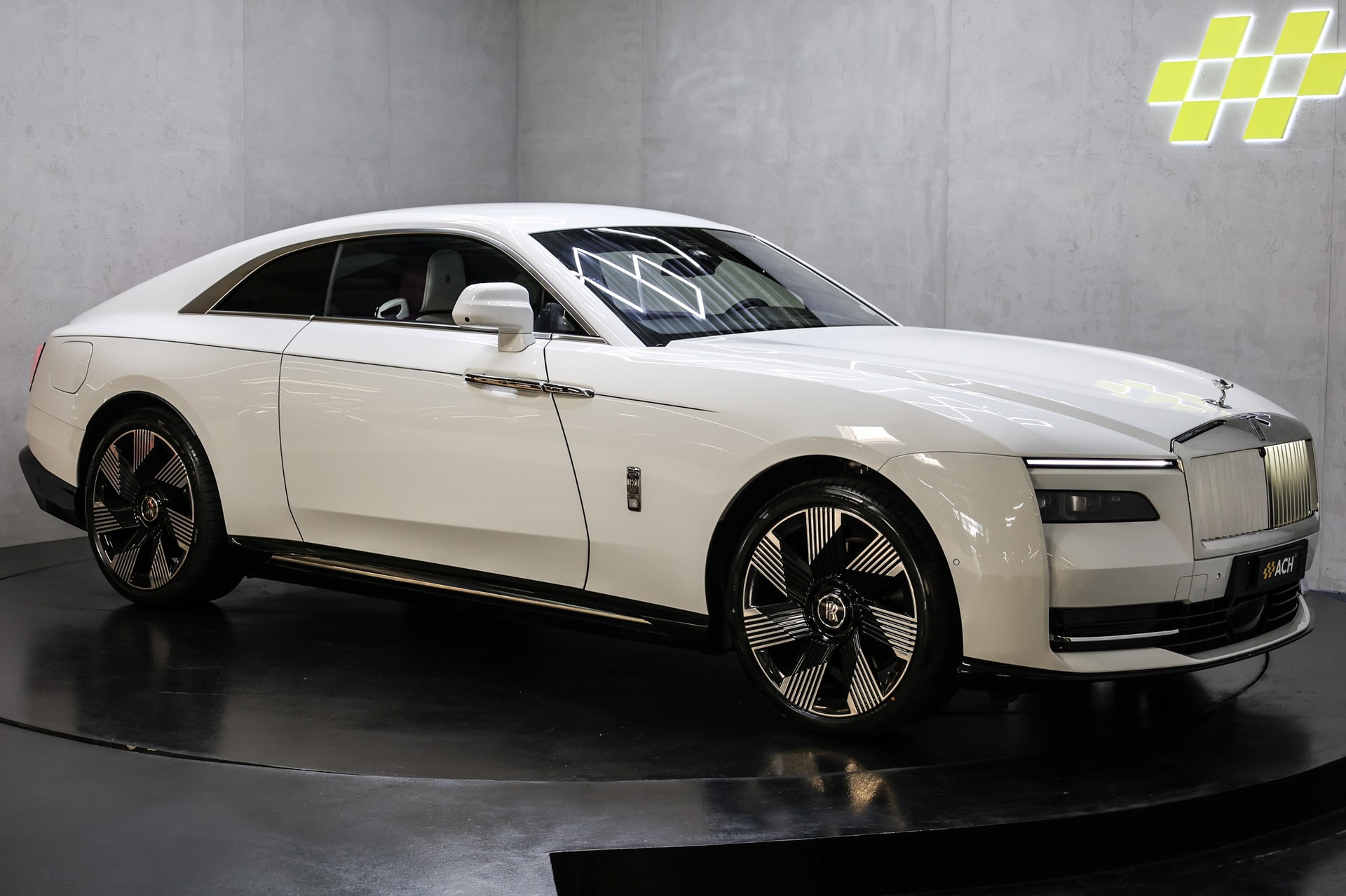 ROLLS-ROYCE Spectre-image-6