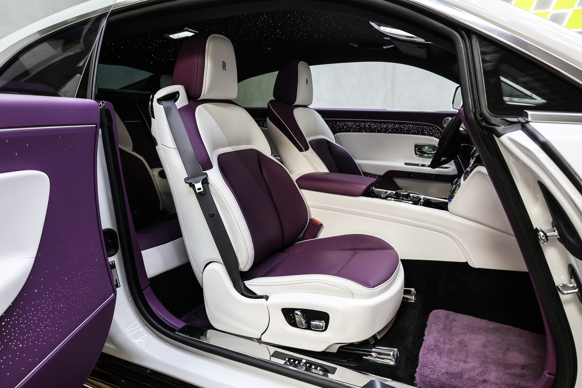 ROLLS-ROYCE Spectre-image-36