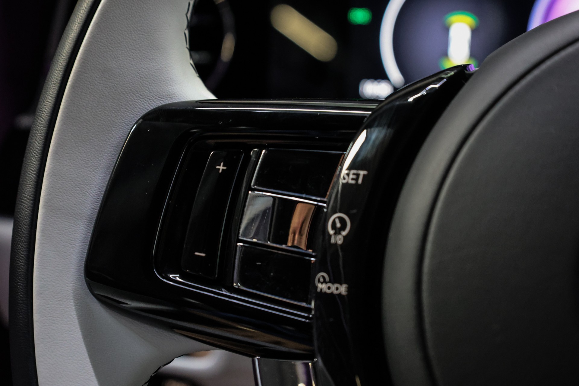 ROLLS-ROYCE Spectre-image-42