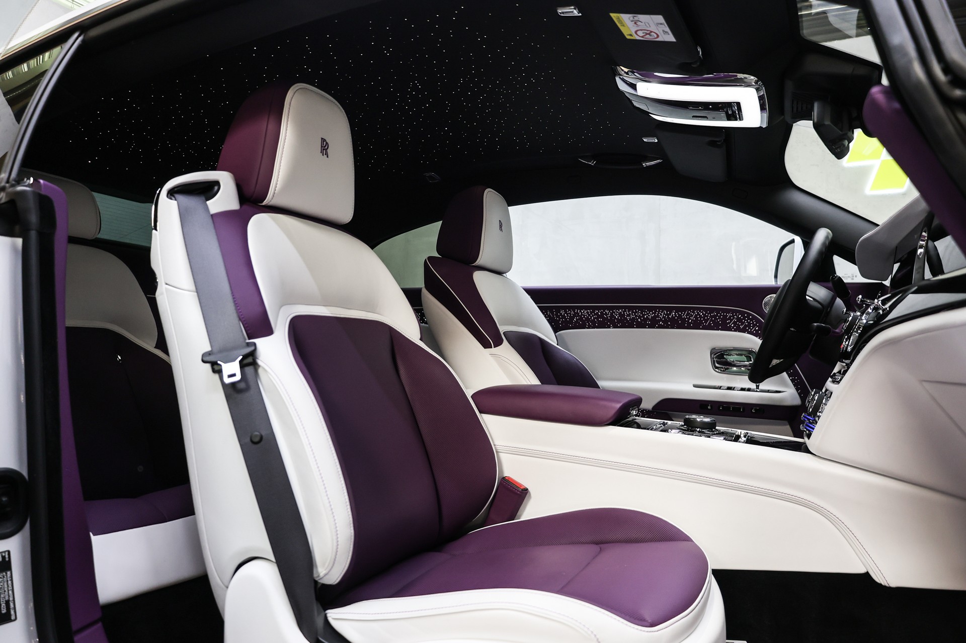 ROLLS-ROYCE Spectre-image-37