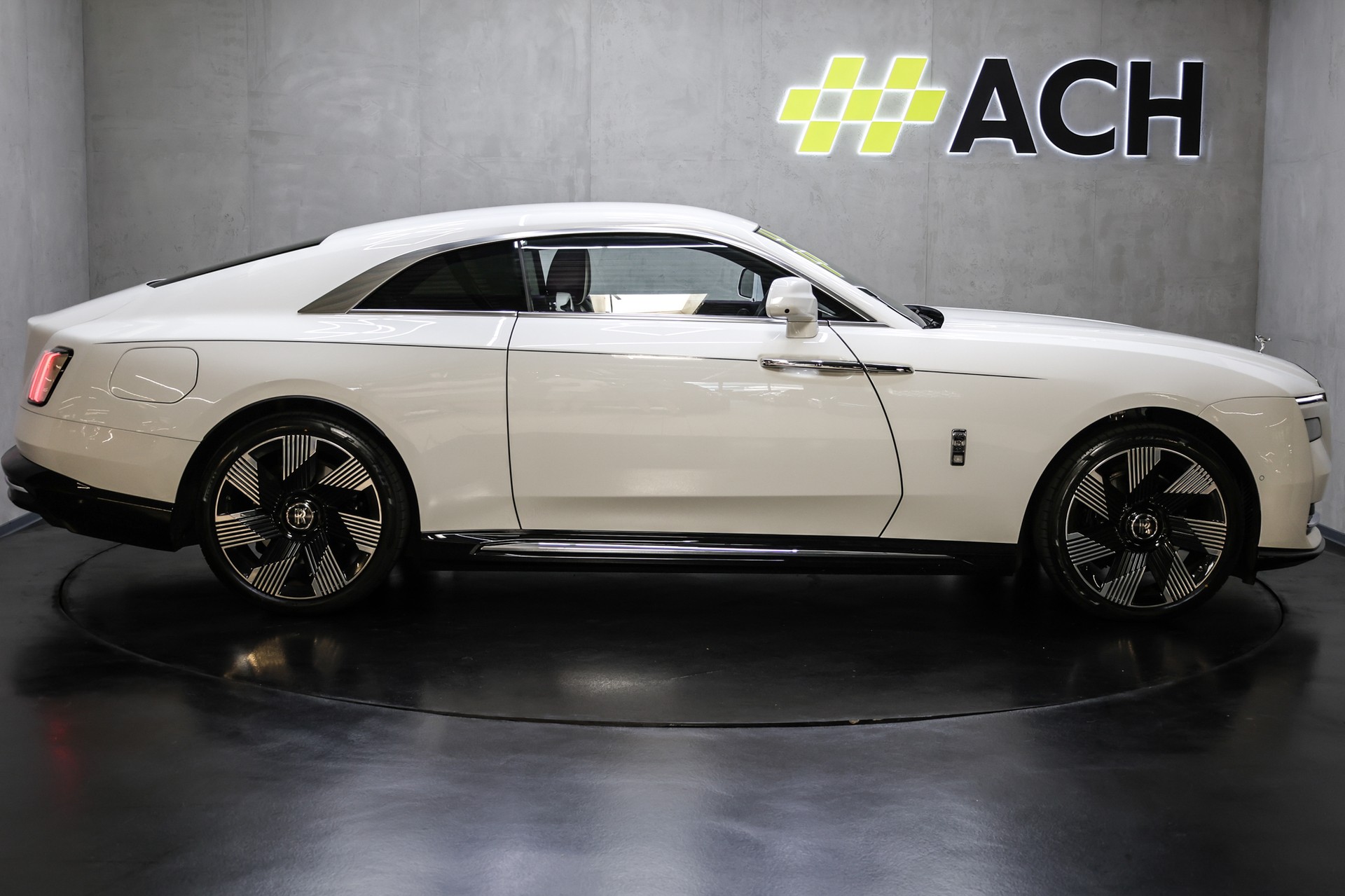 ROLLS-ROYCE Spectre-image-7