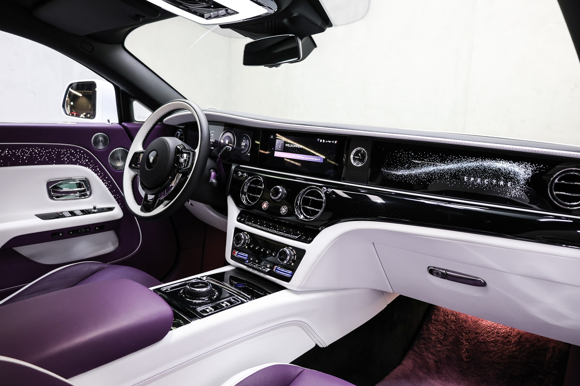 ROLLS-ROYCE Spectre-image-25