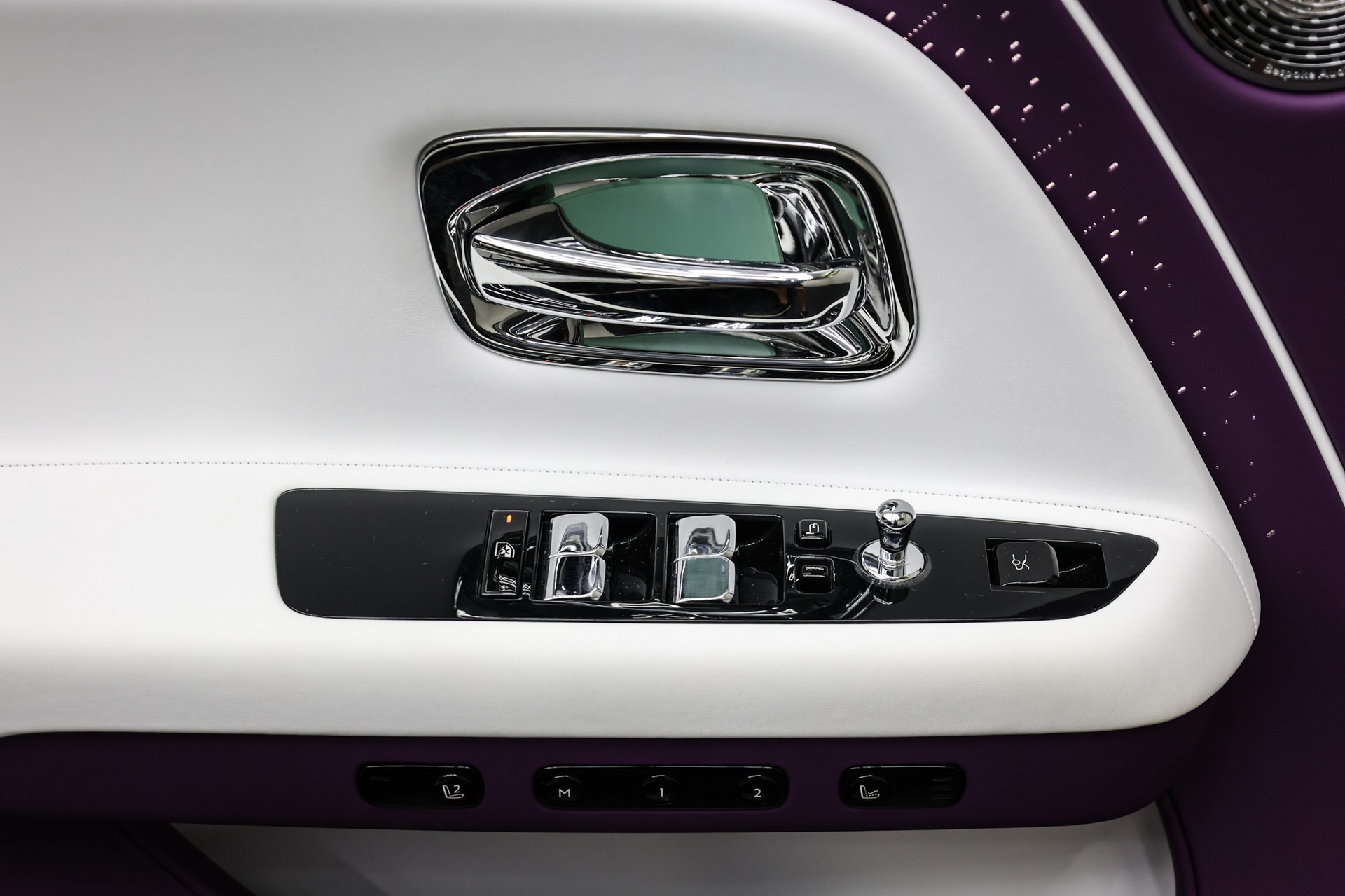 ROLLS-ROYCE Spectre-image-33