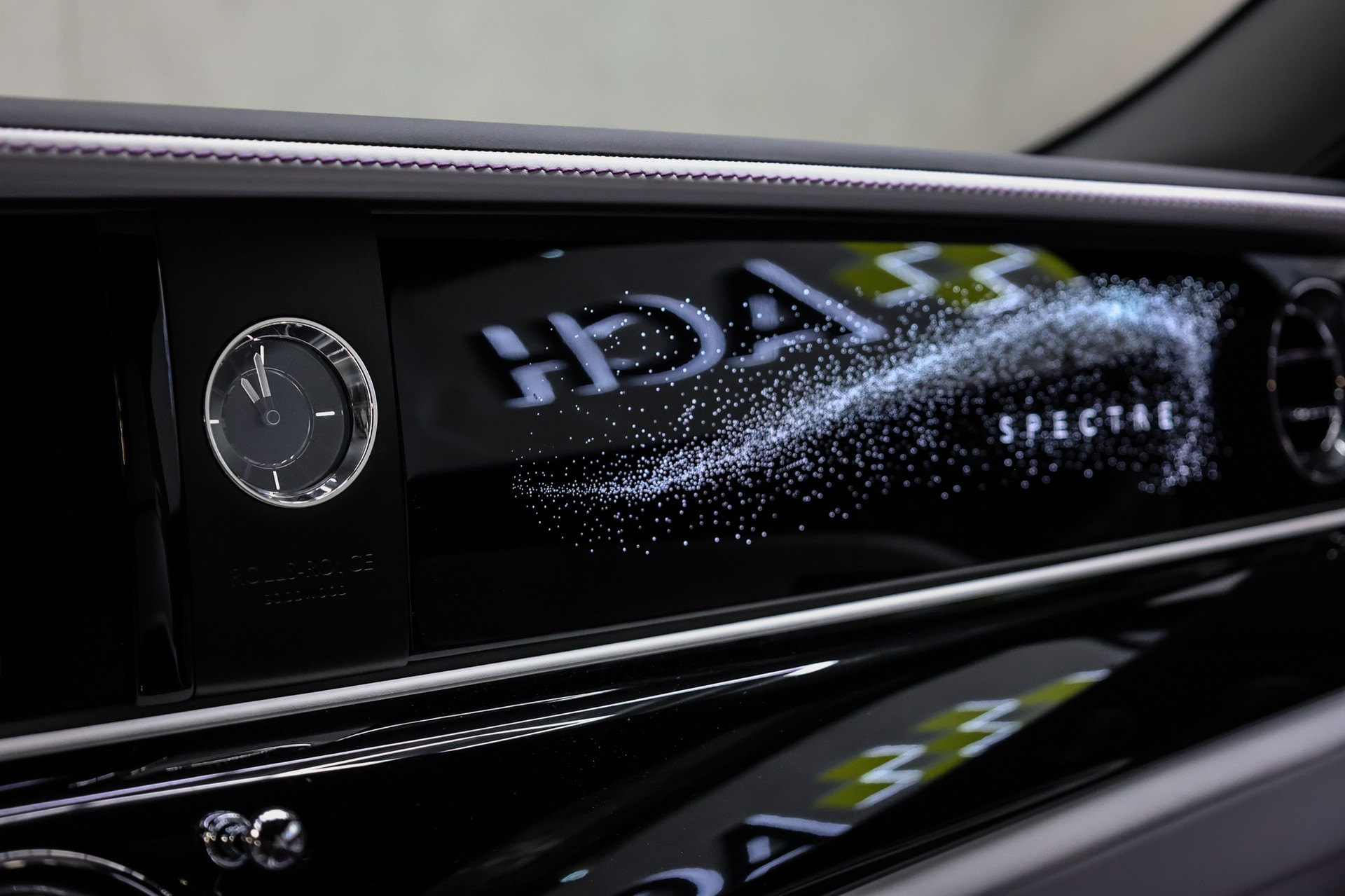ROLLS-ROYCE Spectre-image-45