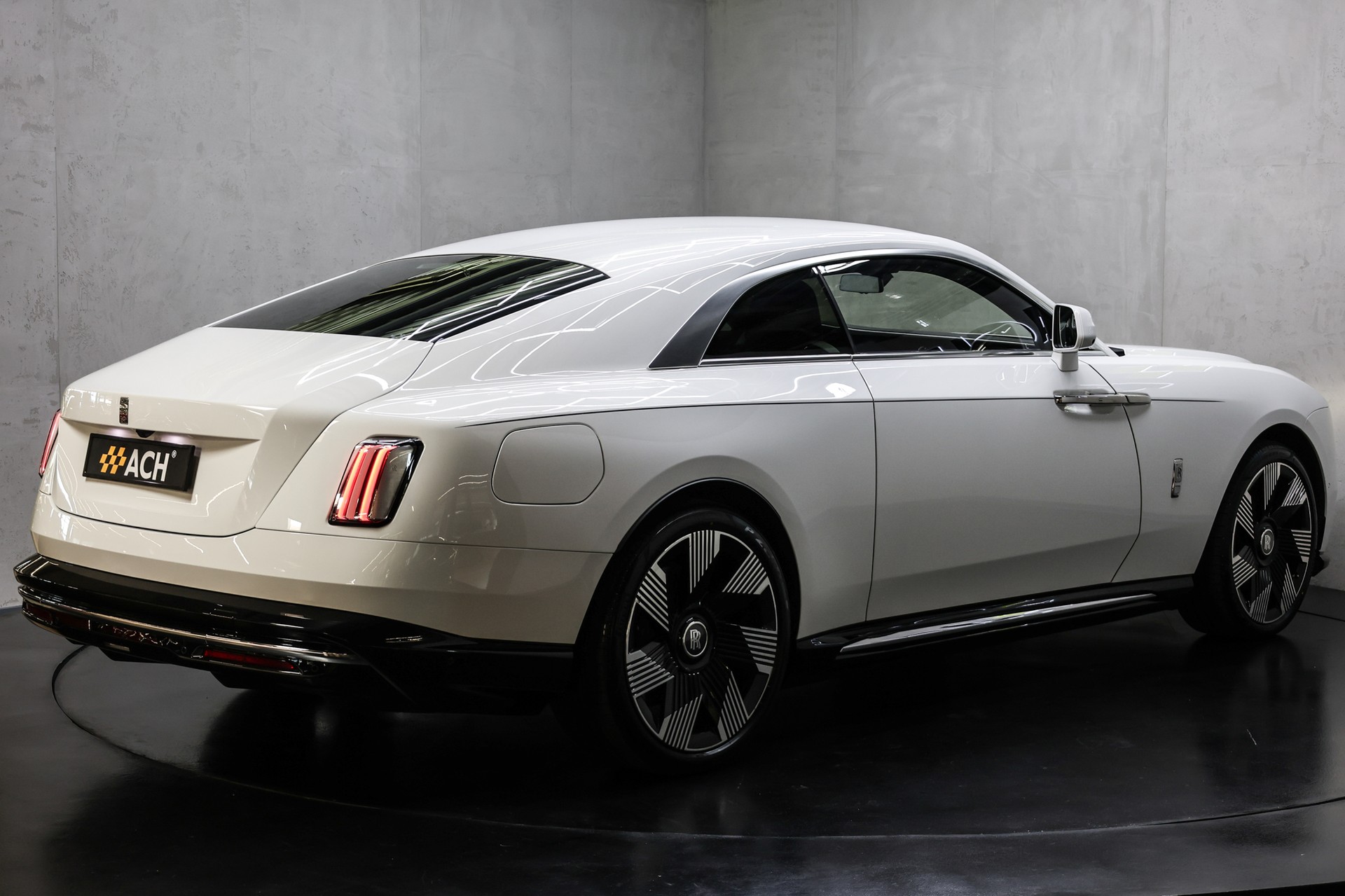 ROLLS-ROYCE Spectre-image-5