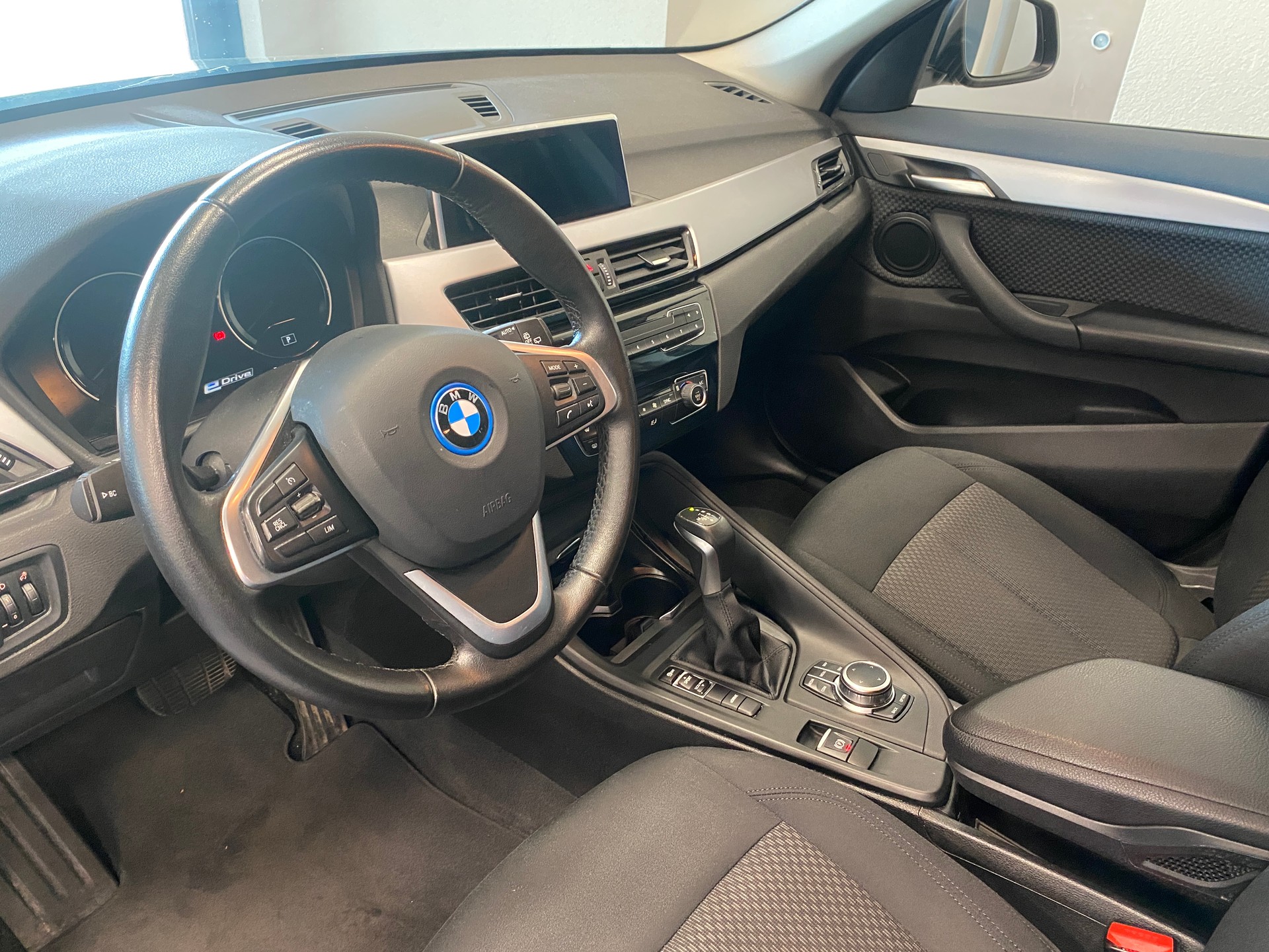 BMW X1 xDrive 25e Steptronic-showroom-element-3