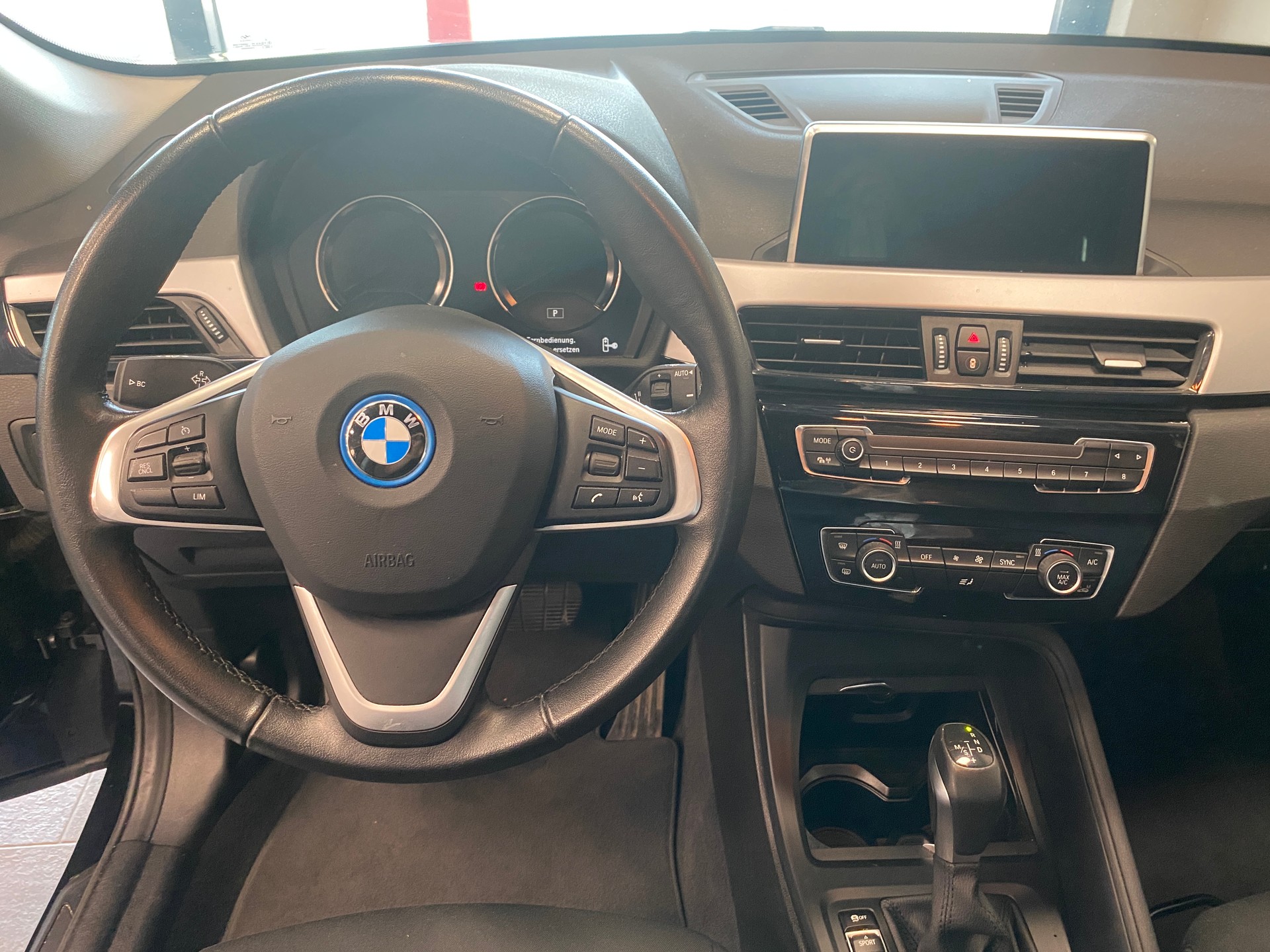 BMW X1 xDrive 25e Steptronic-image-8