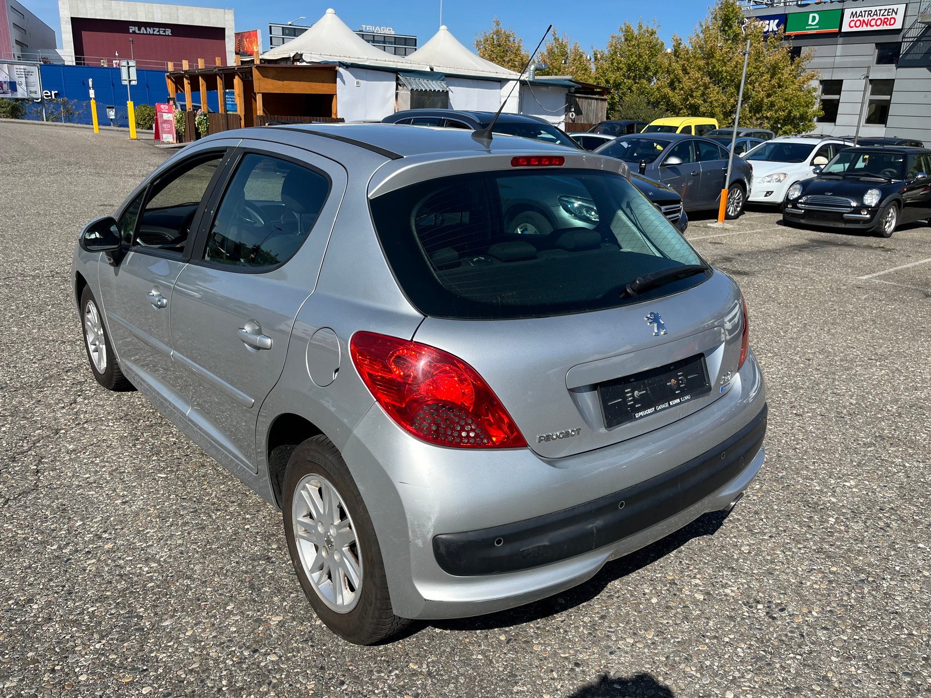 PEUGEOT 207 1.6 16V XS Automatic-image-3