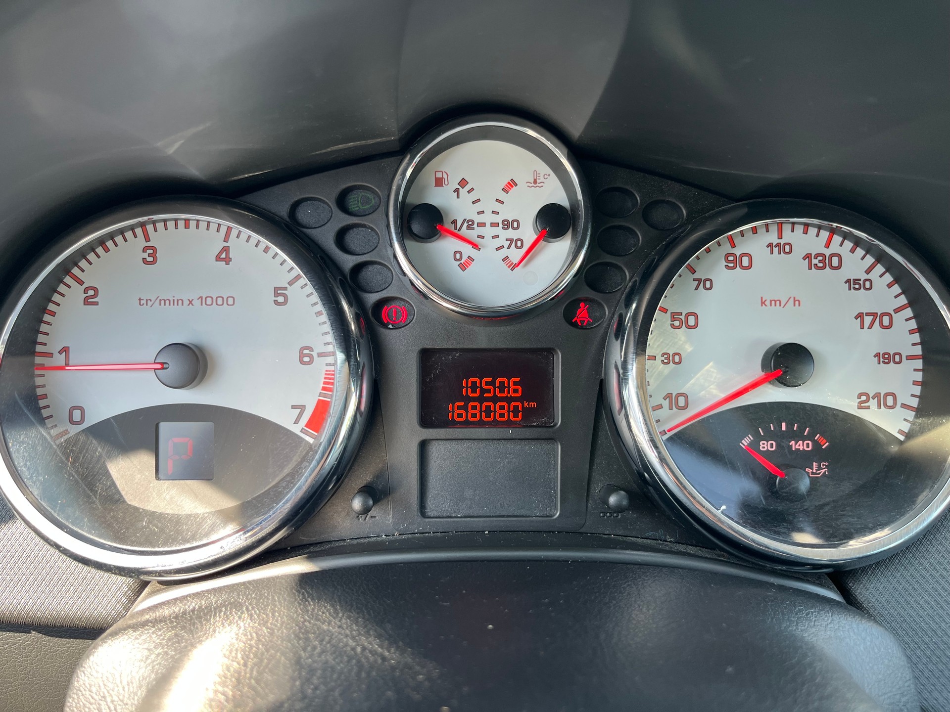 PEUGEOT 207 1.6 16V XS Automatic-image-5