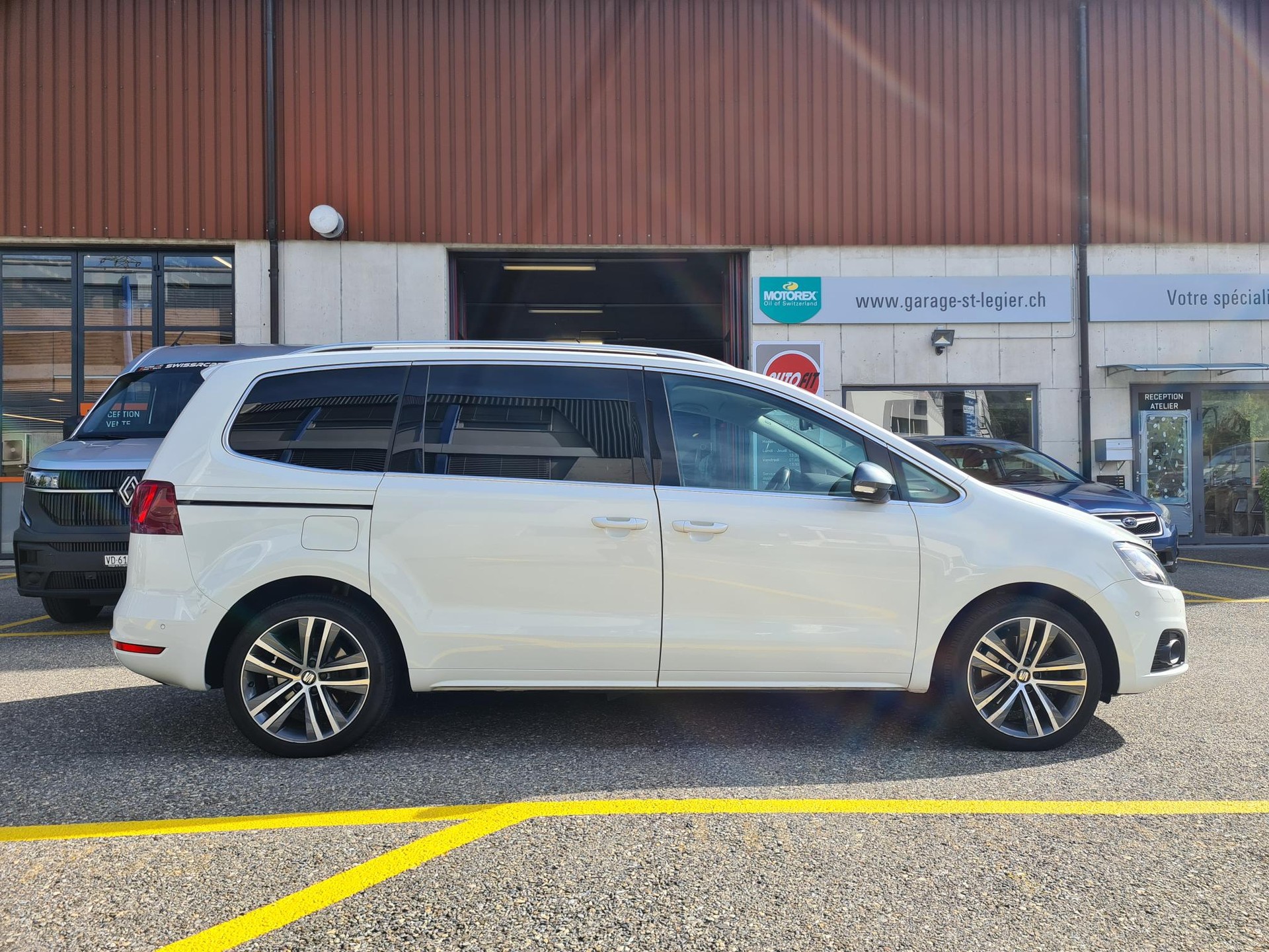 SEAT Alhambra 2.0 TDI FR Line 4Drive - 7 places-image-5