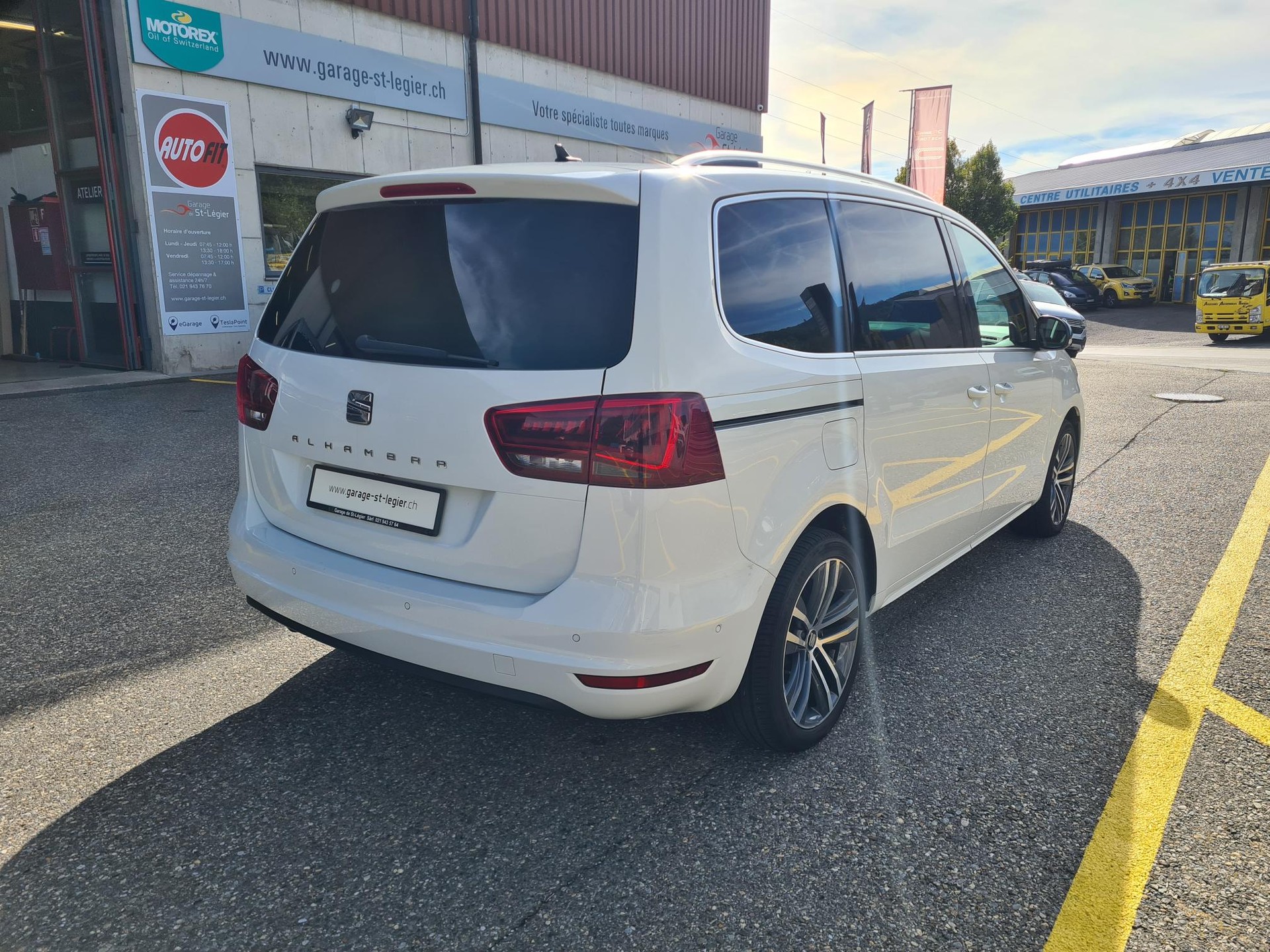 SEAT Alhambra 2.0 TDI FR Line 4Drive - 7 places-image-4