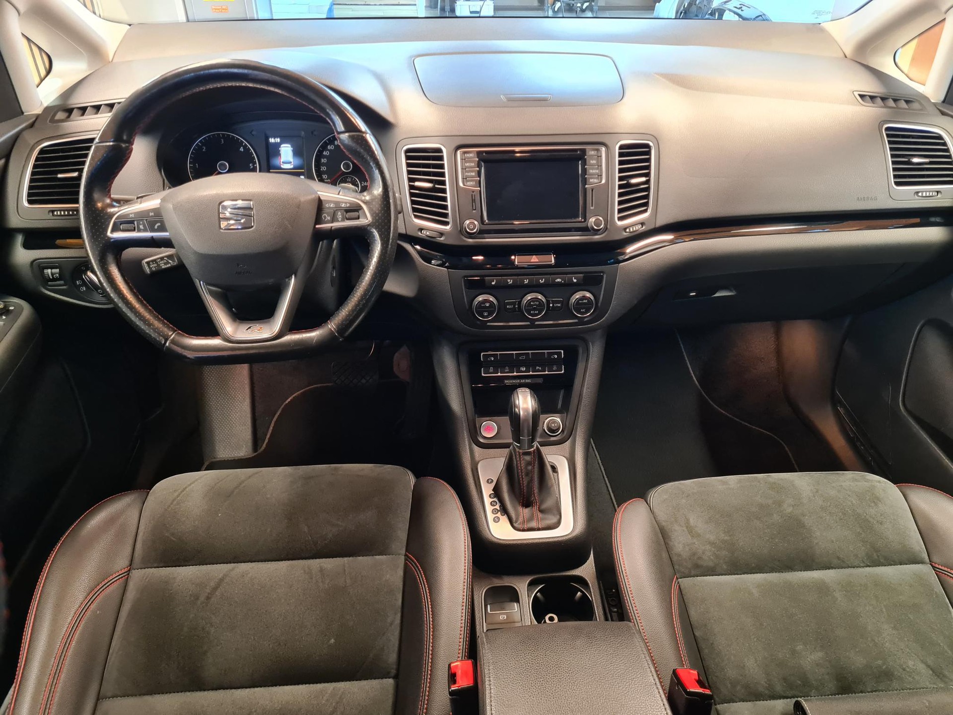 SEAT Alhambra 2.0 TDI FR Line 4Drive - 7 places-image-8