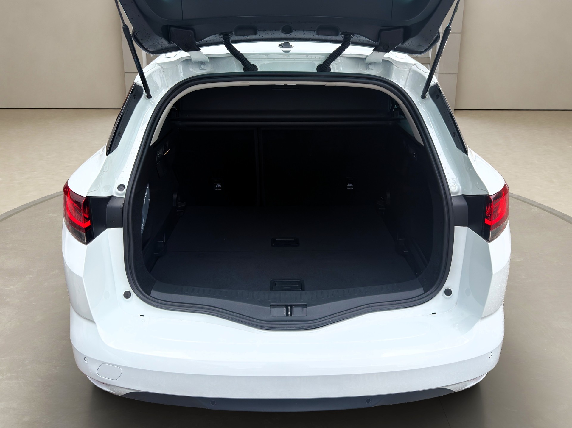 RENAULT Mégane Grandtour 1.3 16V Turbo Techno EDC ✅CH-Fahrzeug & 8-fach bereift auf ALU✅-image-14