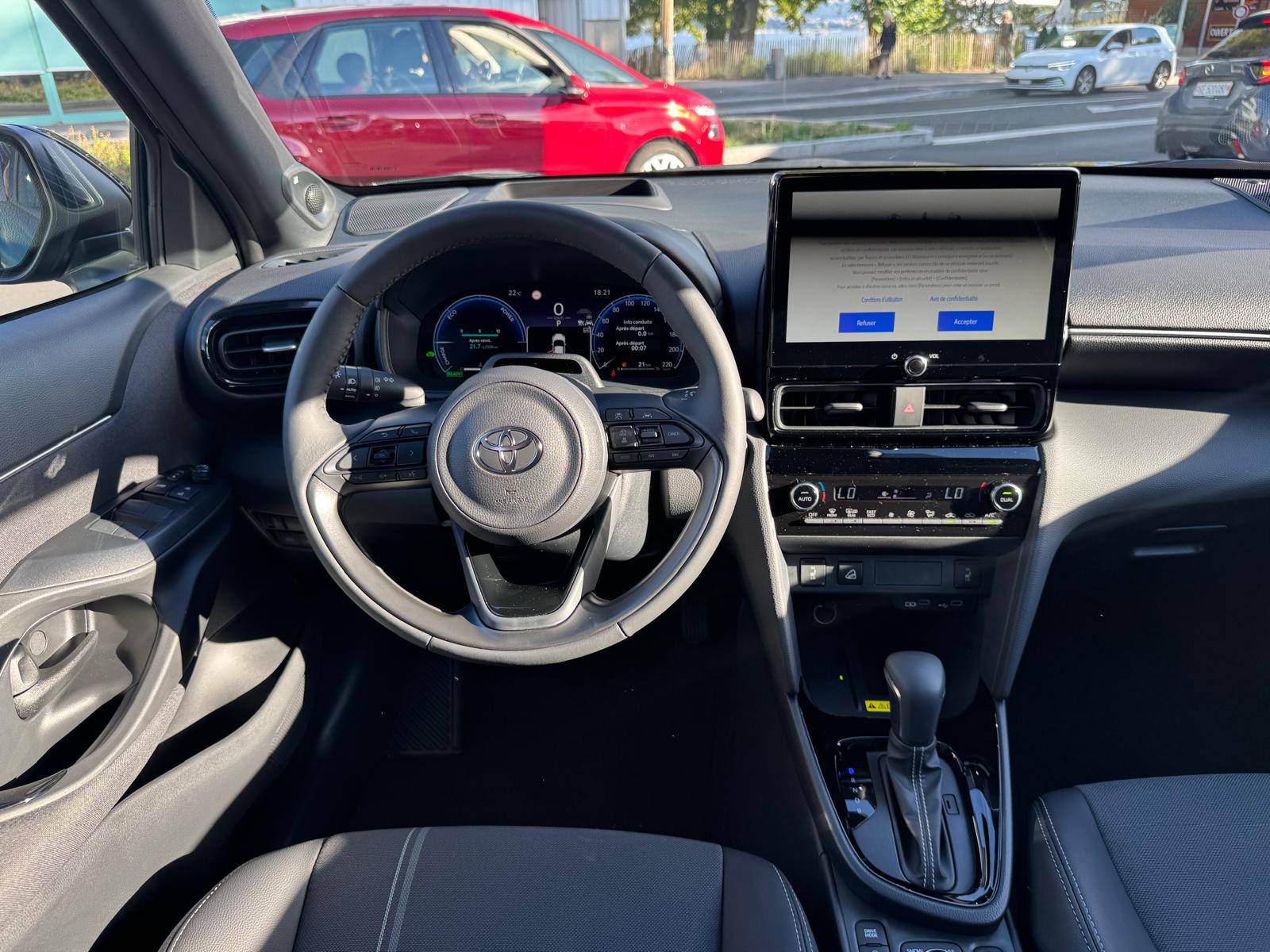TOYOTA Yaris Cross 1.5 Premium AWDi e-CVT-image-6