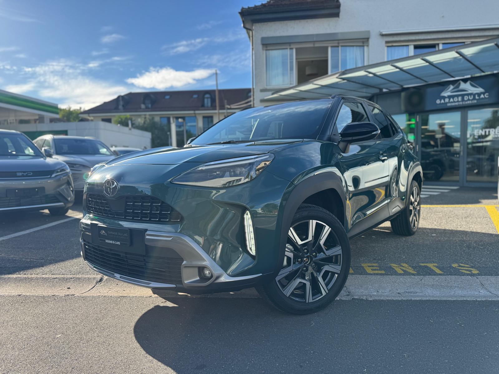 TOYOTA Yaris Cross 1.5 Premium AWDi e-CVT-image-1