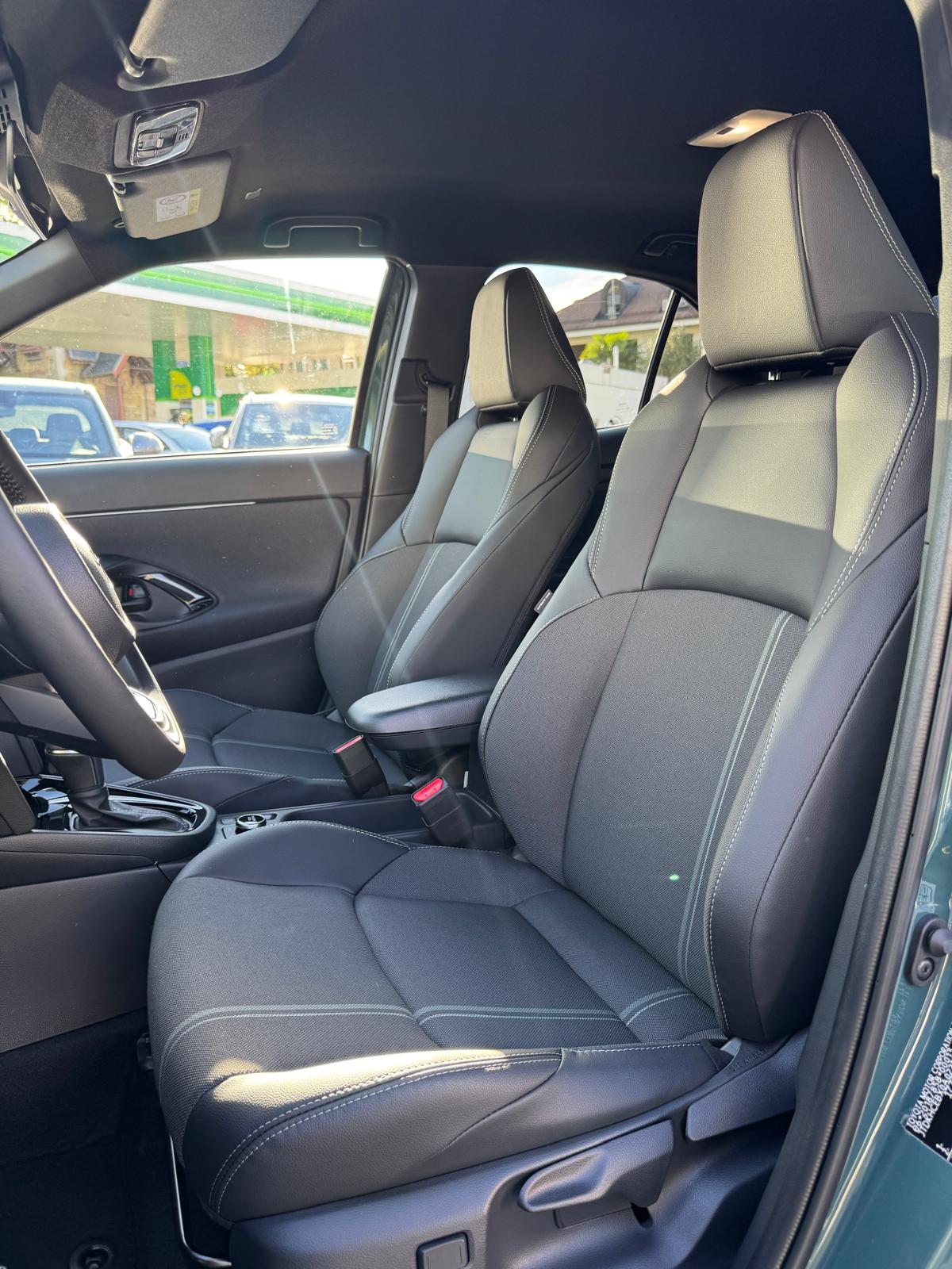 TOYOTA Yaris Cross 1.5 Premium AWDi e-CVT-image-8
