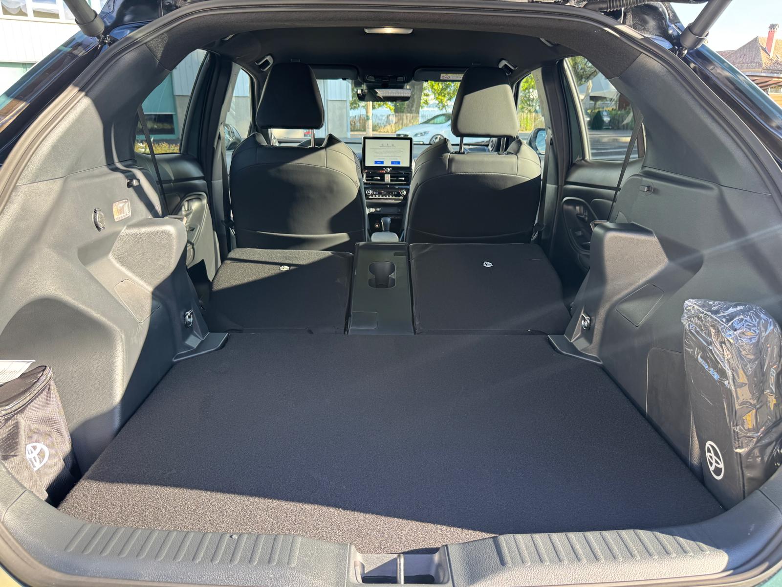 TOYOTA Yaris Cross 1.5 Premium AWDi e-CVT-image-15
