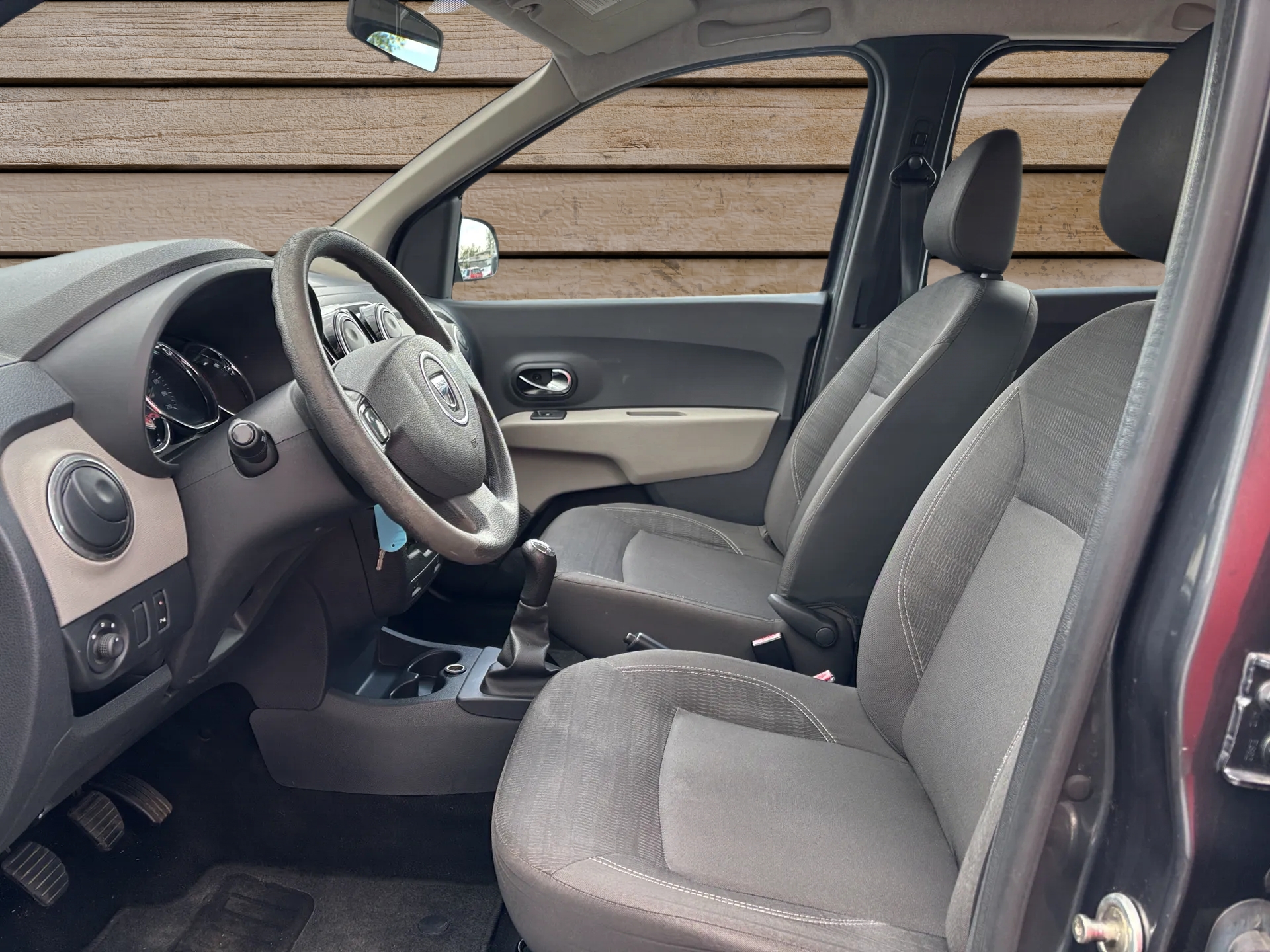 DACIA Lodgy 1.2 Turbo Ambiance 7PL-image-3