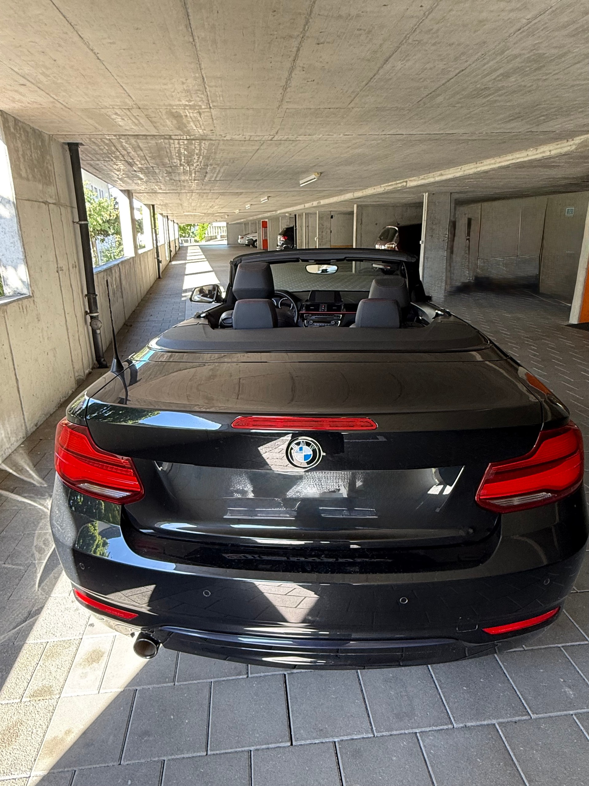 BMW 218i-image-2