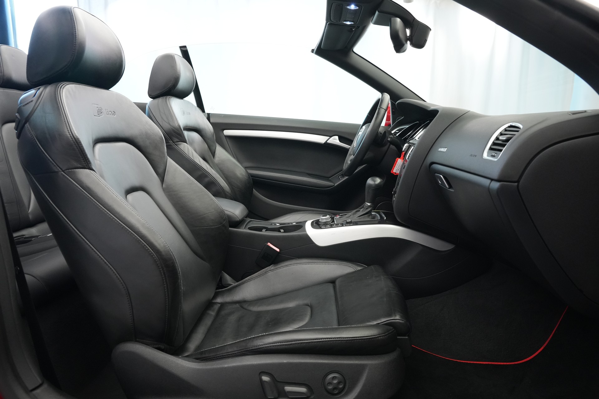 AUDI A5 Cabriolet 3.0 TDI quattro S-tronic-image-19