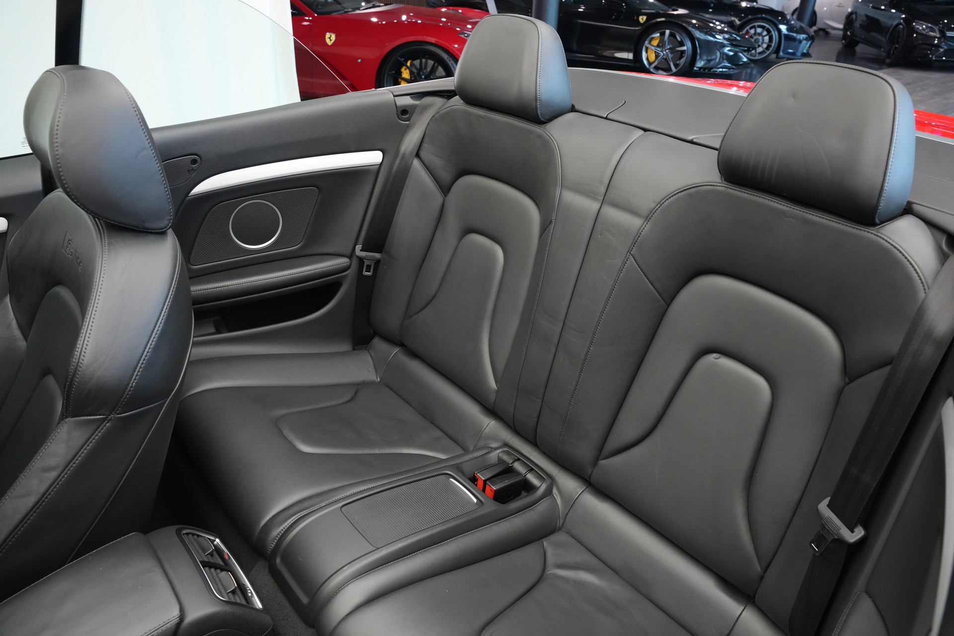 AUDI A5 Cabriolet 3.0 TDI quattro S-tronic-image-18