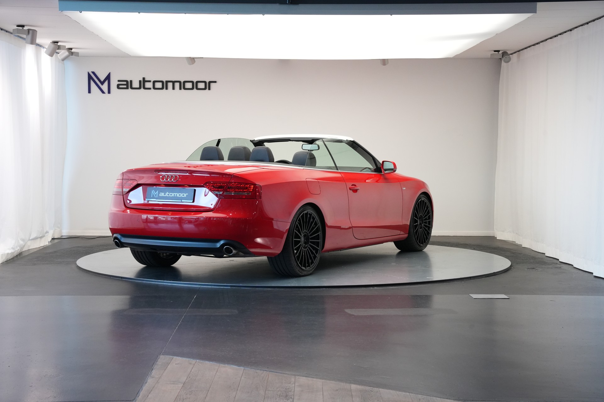 AUDI A5 Cabriolet 3.0 TDI quattro S-tronic-image-4