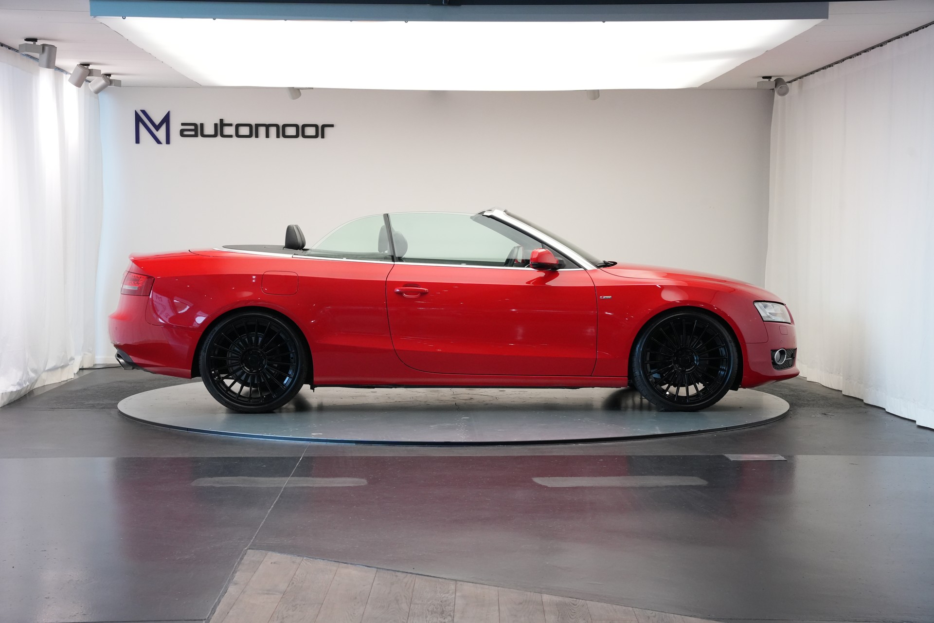 AUDI A5 Cabriolet 3.0 TDI quattro S-tronic-showroom-element-3