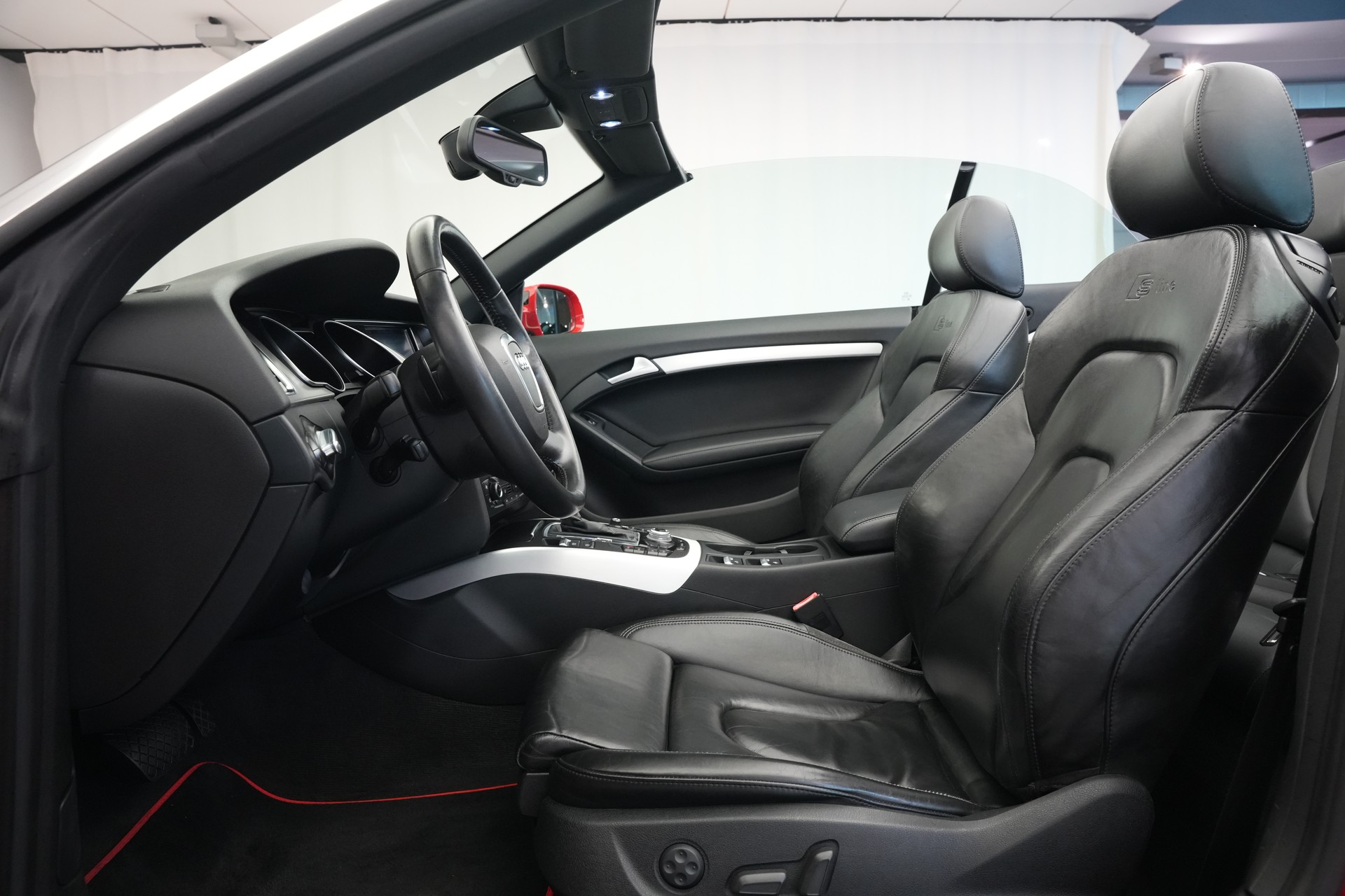 AUDI A5 Cabriolet 3.0 TDI quattro S-tronic-image-17