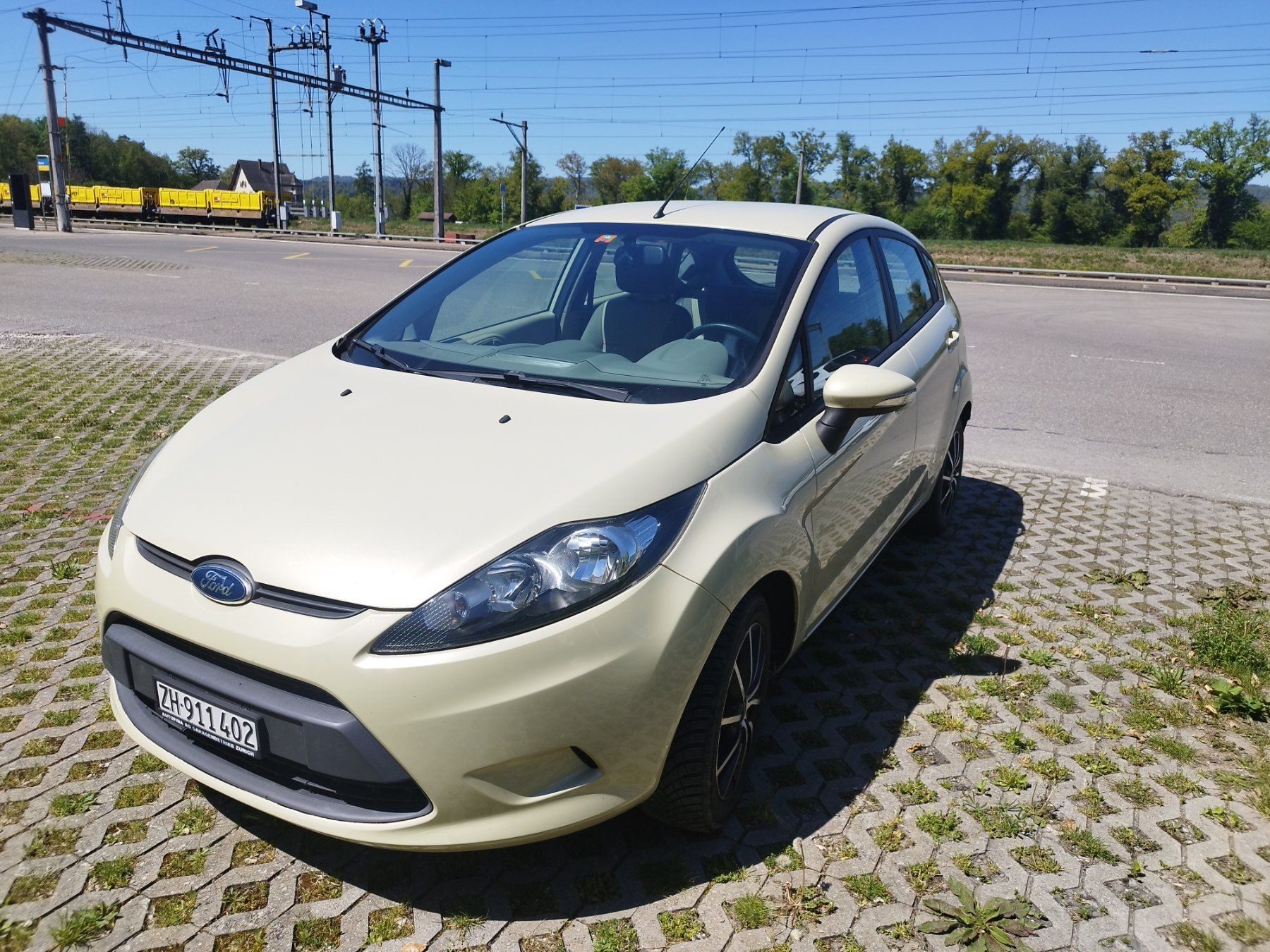 FORD 1.4 16V Trend-image-0