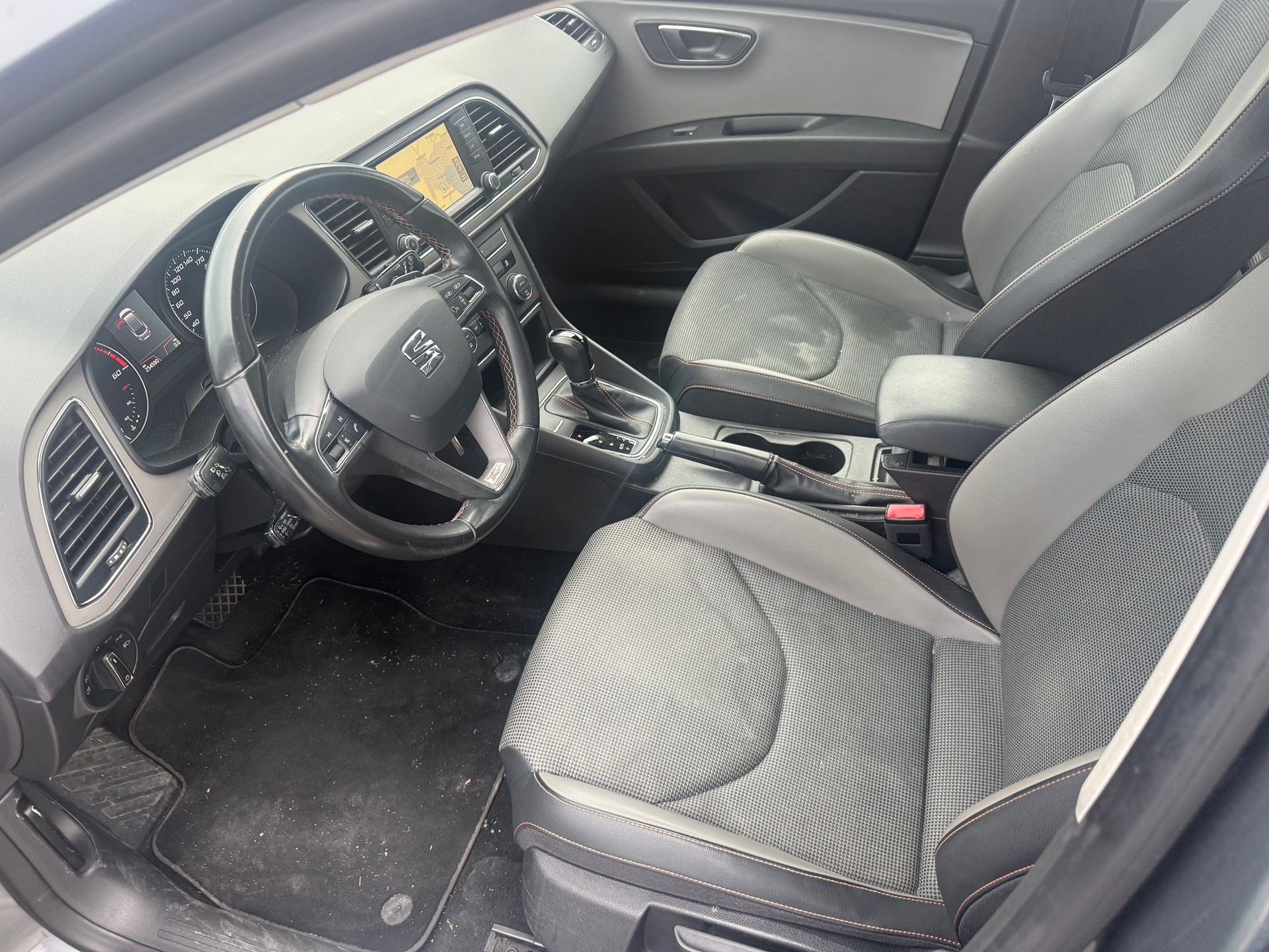 SEAT Leon ST 2.0 TDI X-Perience 4Drive DSG-image-4