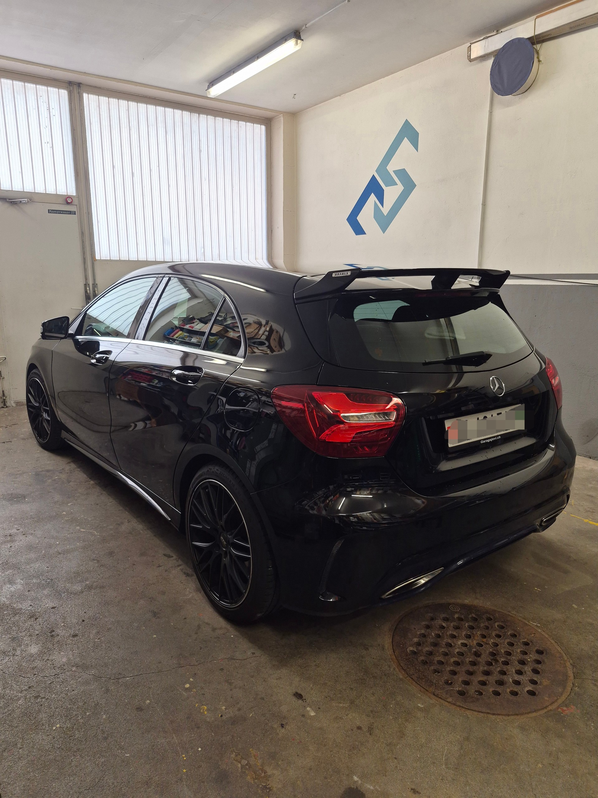 MERCEDES-BENZ A 250 AMG Line-image-2