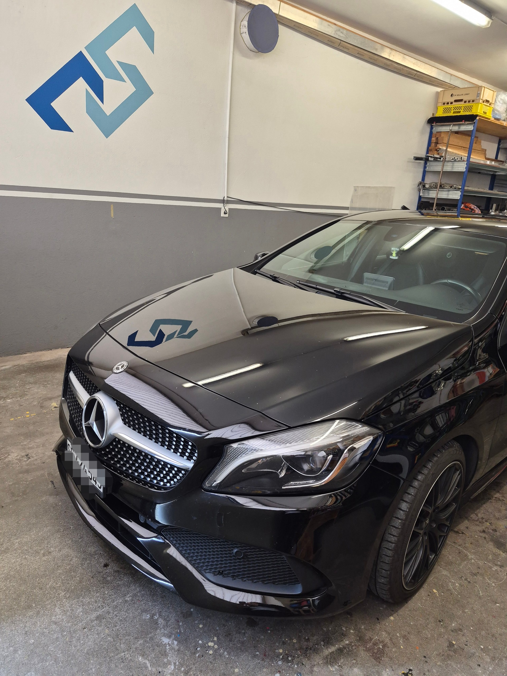 MERCEDES-BENZ A 250 AMG Line