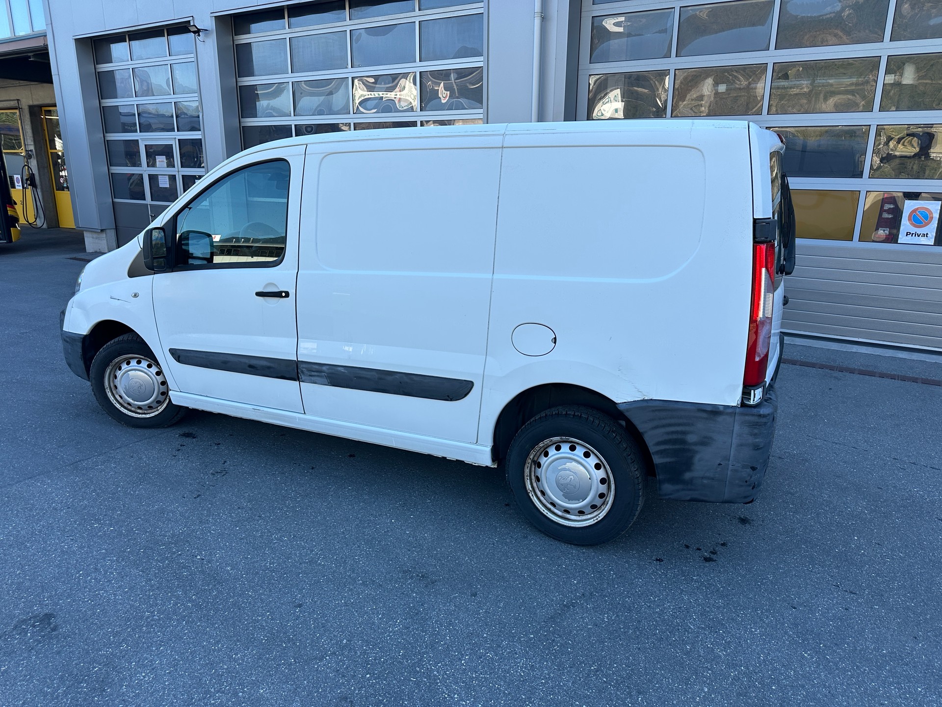 PEUGEOT Expert 2.0 HDi 229 L2H2-image-5