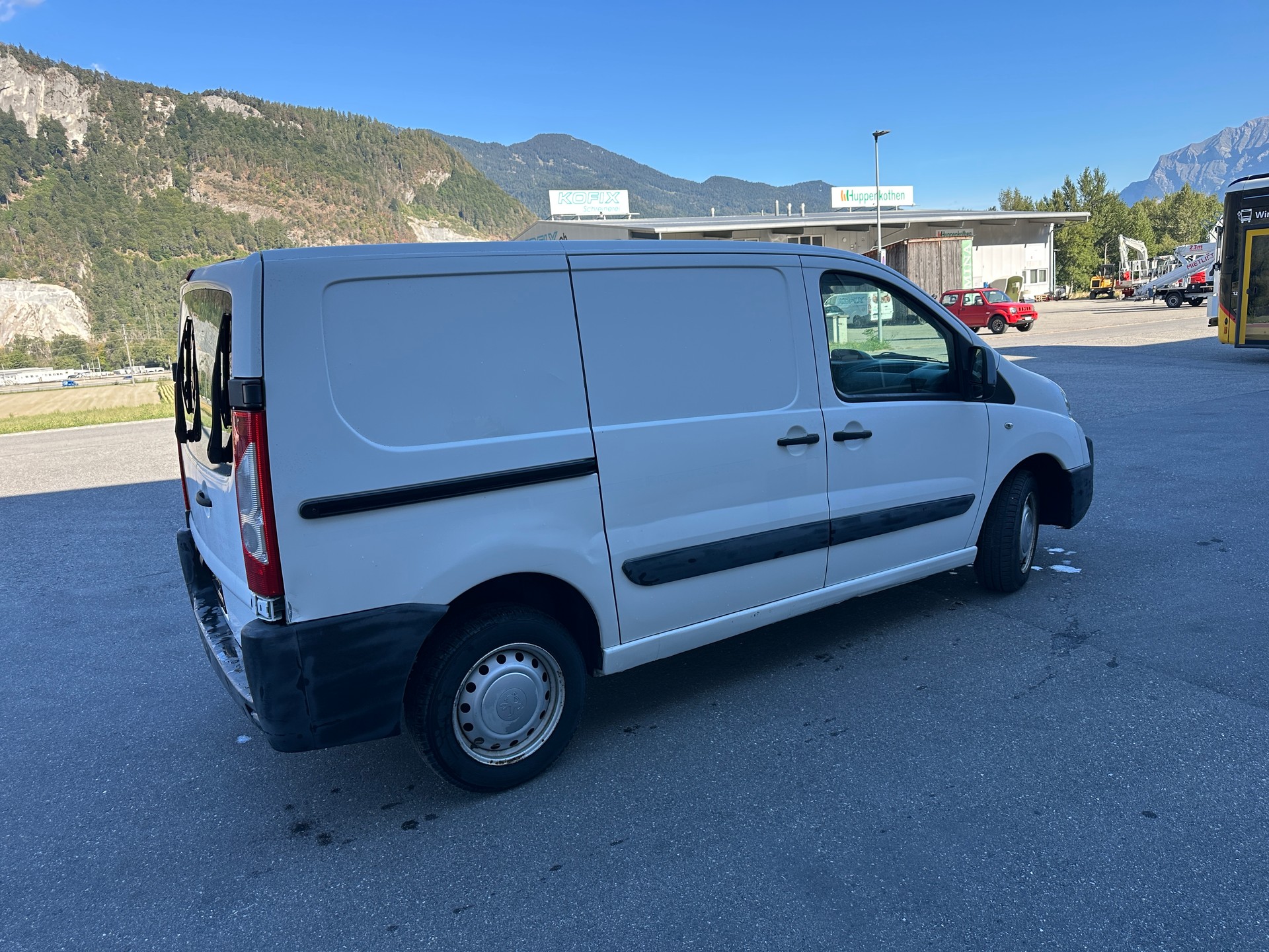 PEUGEOT Expert 2.0 HDi 229 L2H2-image-7
