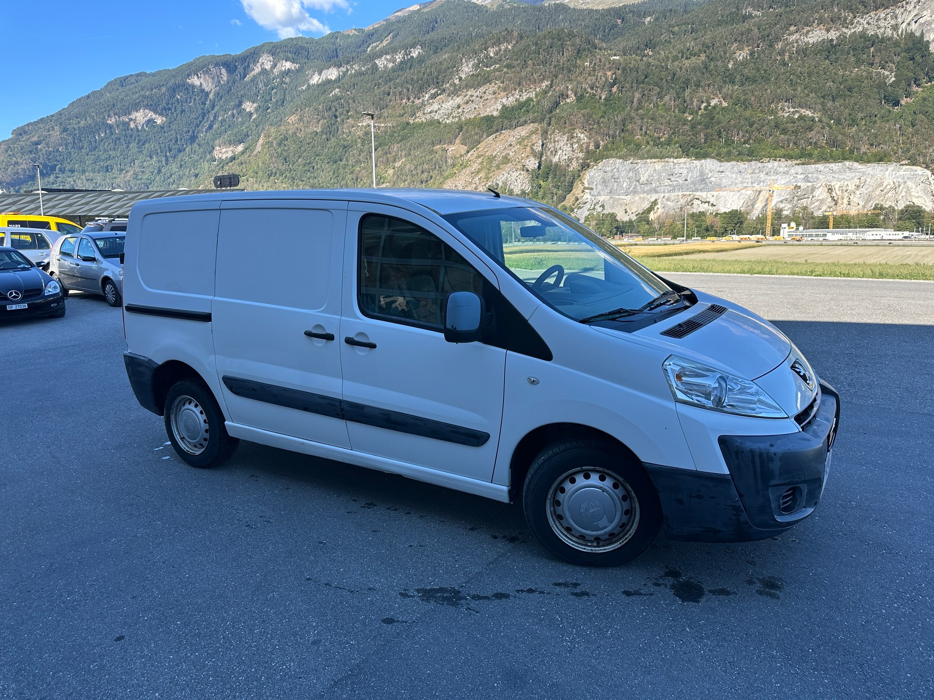 PEUGEOT Expert 2.0 HDi 229 L2H2-image-8