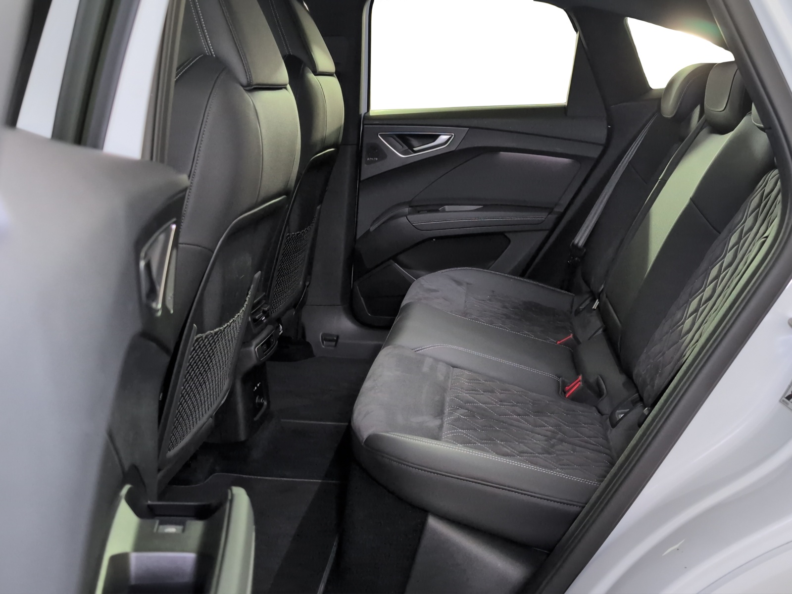 AUDI Q4 Sportback e-tron 50 quattro-image-7