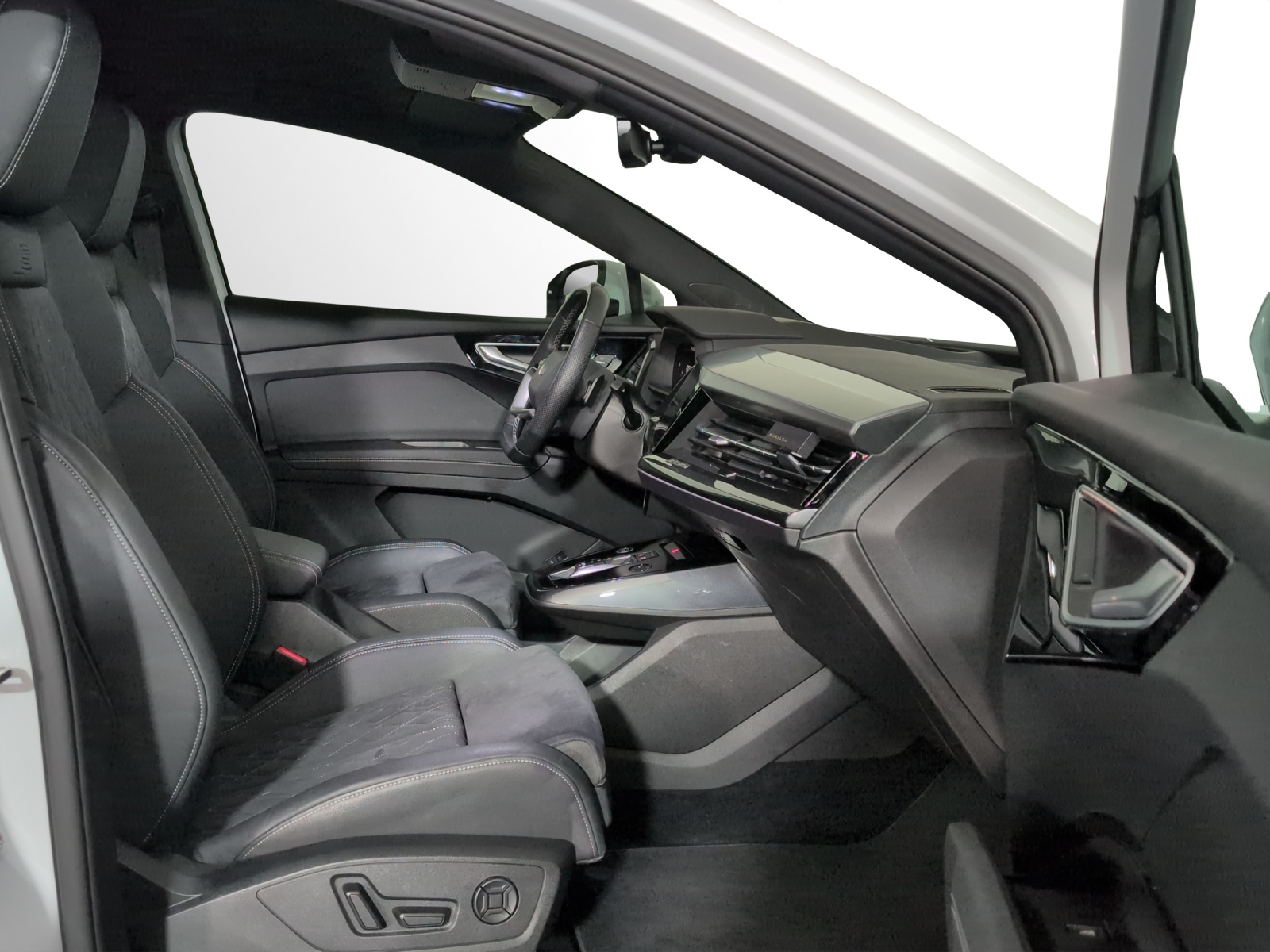 AUDI Q4 Sportback e-tron 50 quattro-image-6
