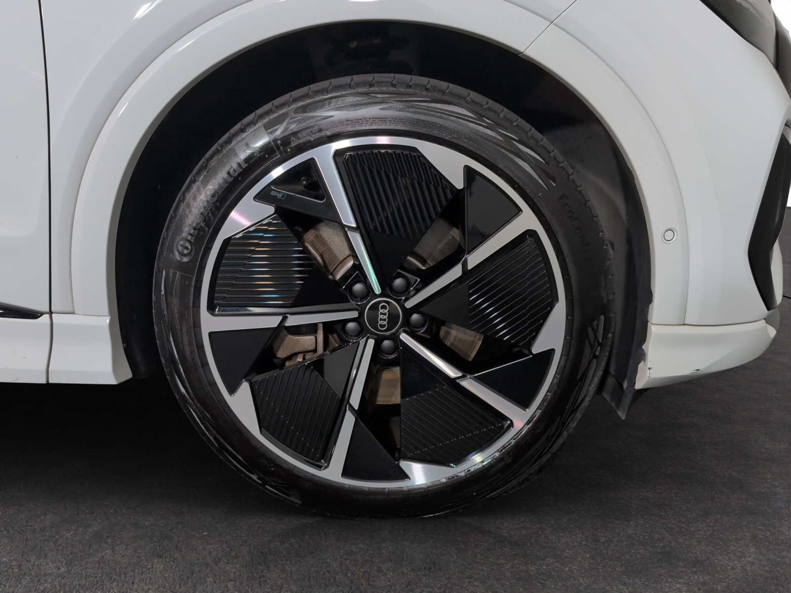 AUDI Q4 Sportback e-tron 50 quattro-image-4