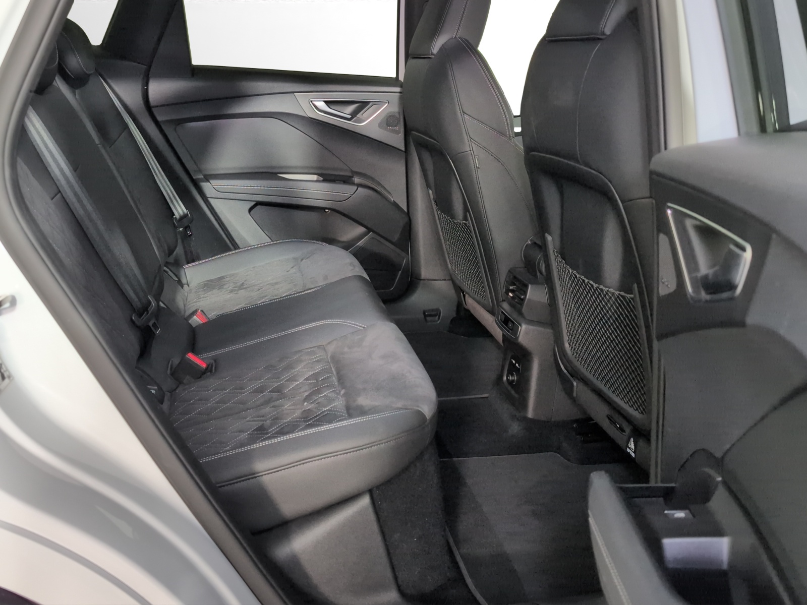 AUDI Q4 Sportback e-tron 50 quattro-image-8