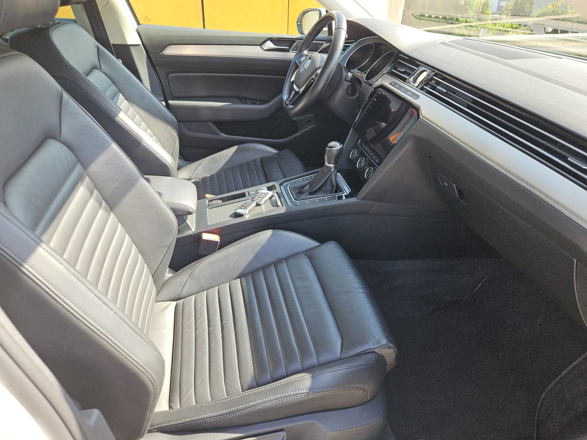 VW Passat Variant 2.0 TDI SCR BMT Highline 4Motion-image-6