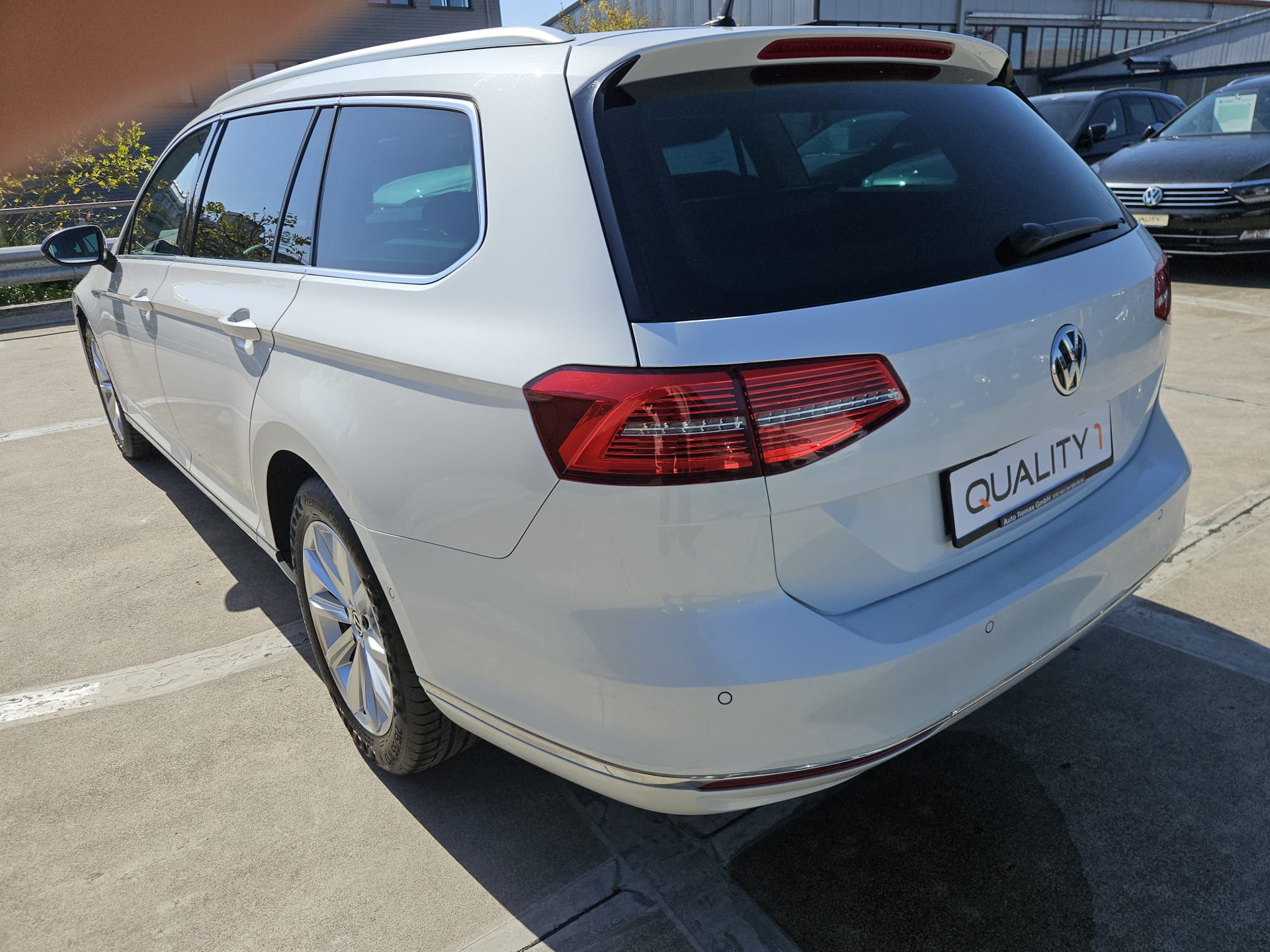 VW Passat Variant 2.0 TDI SCR BMT Highline 4Motion-image-2