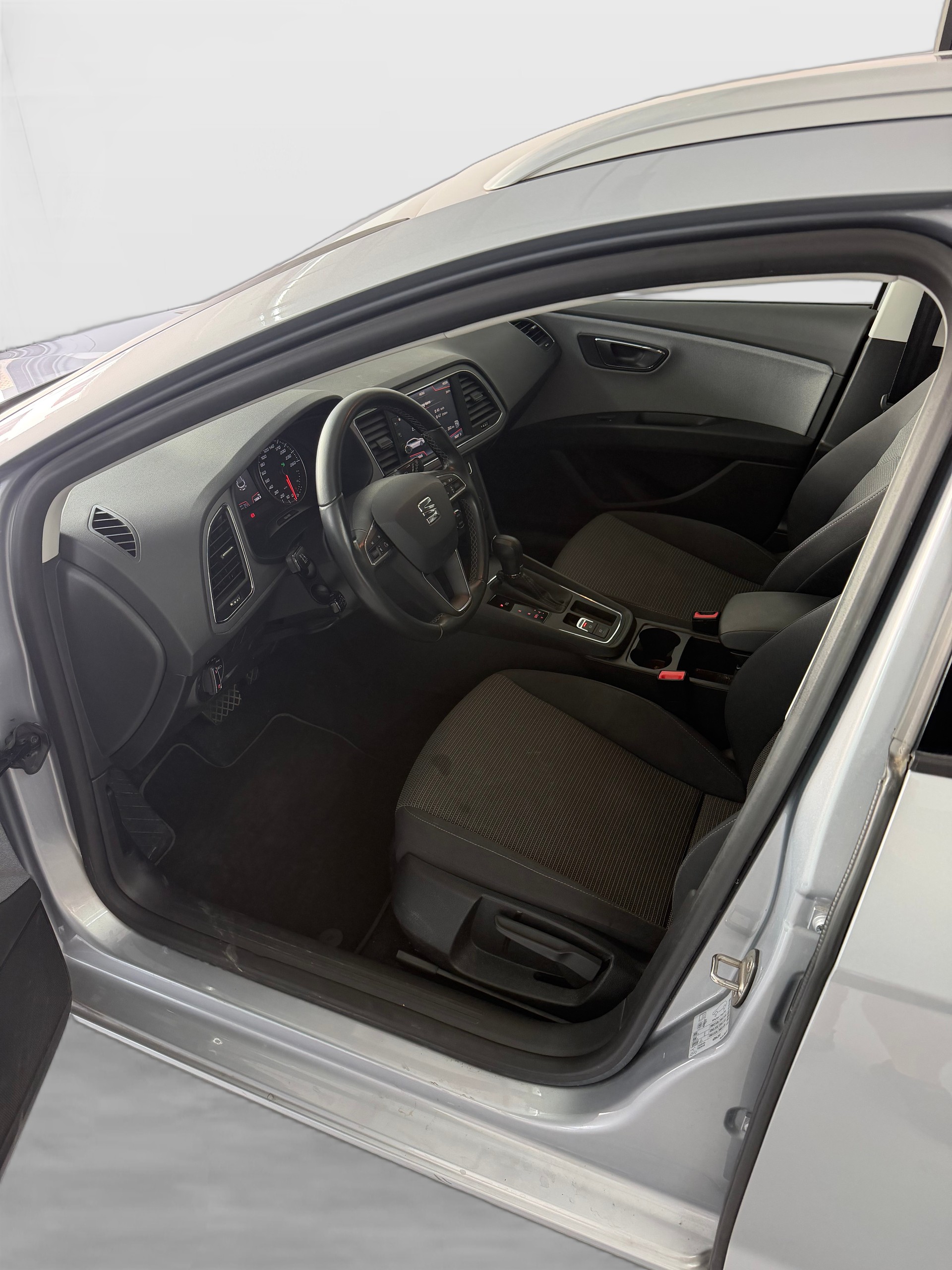 SEAT Leon ST 1.6 TDI CR Style DSG-image-7
