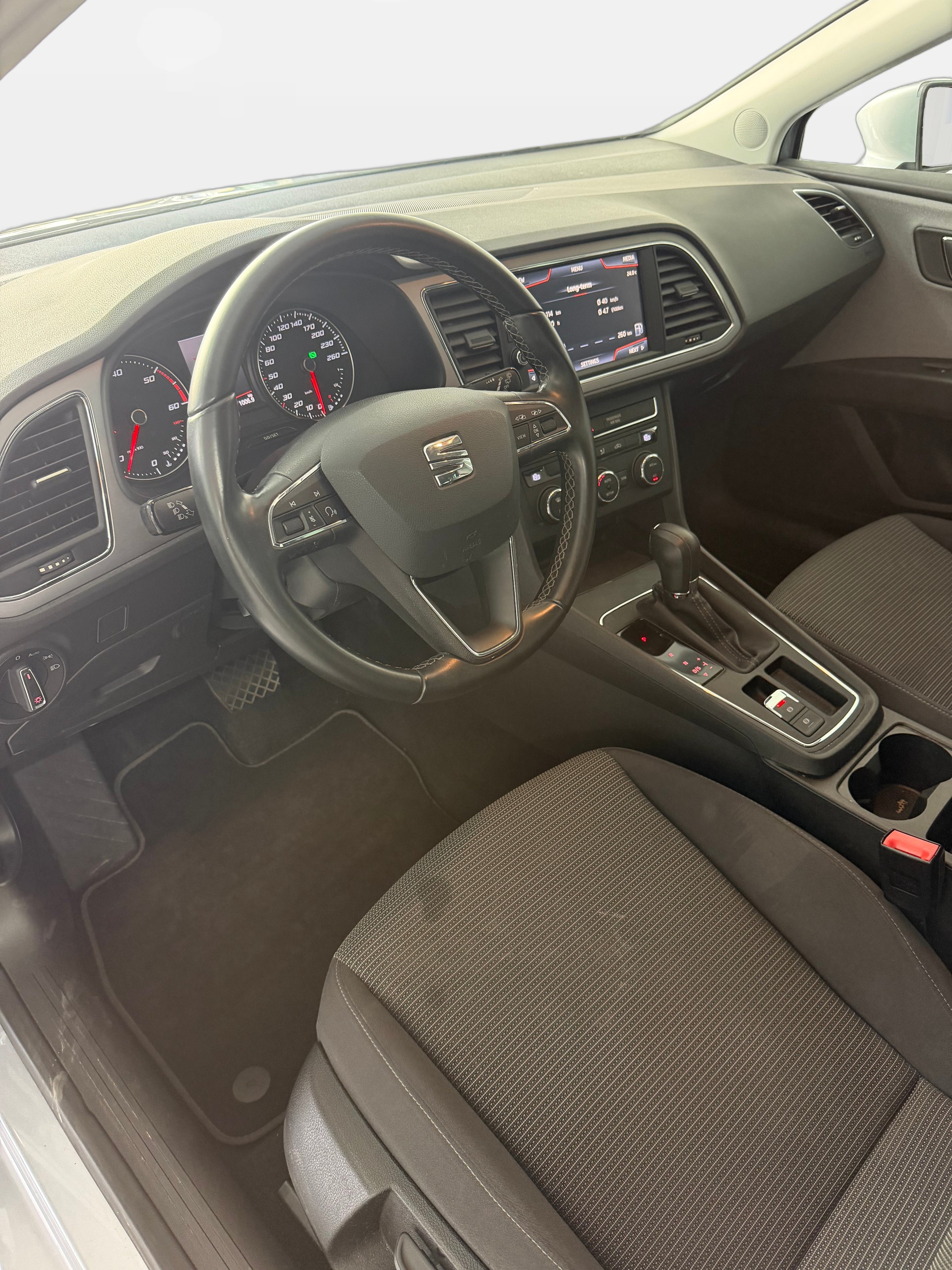 SEAT Leon ST 1.6 TDI CR Style DSG-image-8