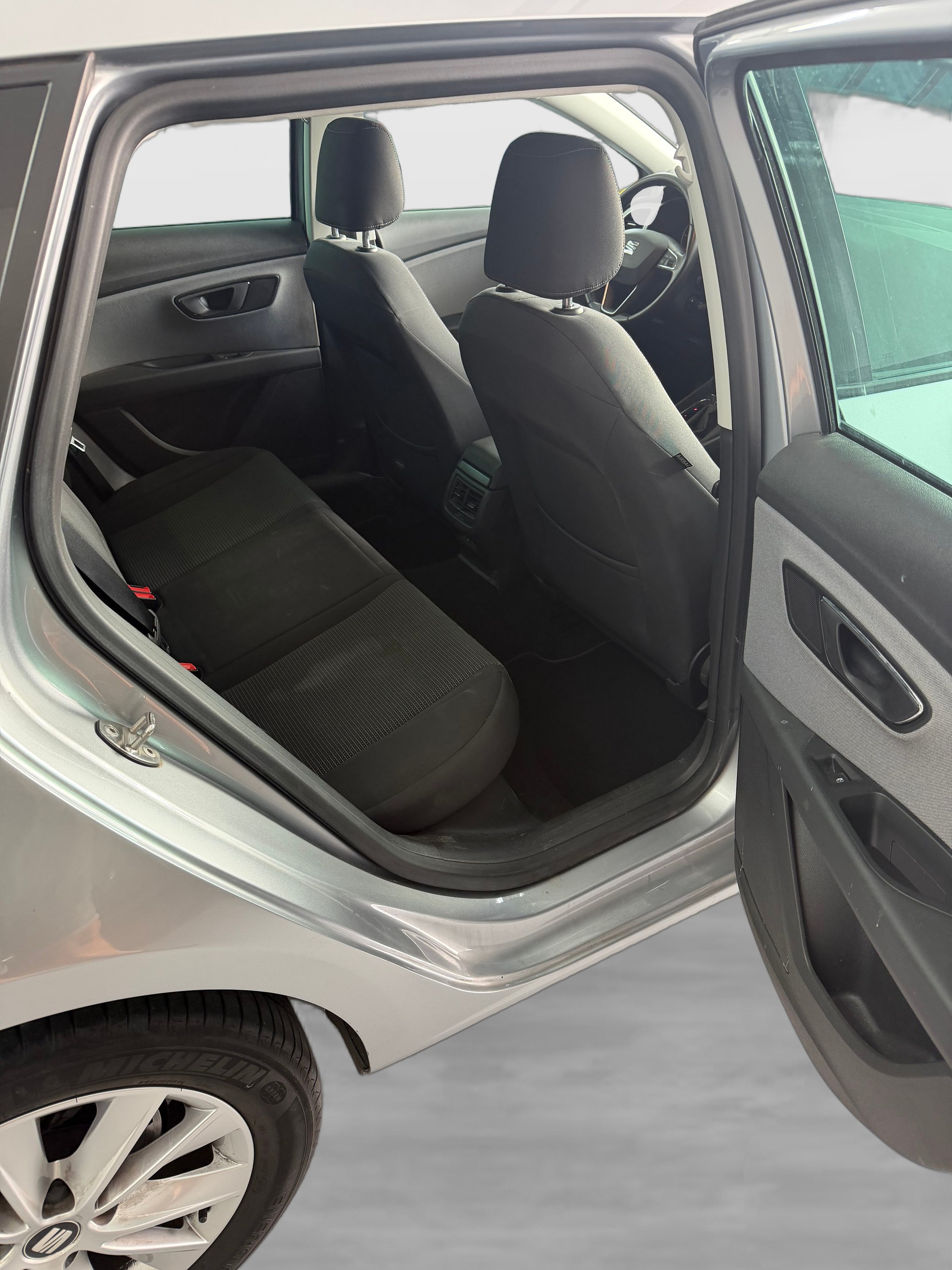 SEAT Leon ST 1.6 TDI CR Style DSG-image-14