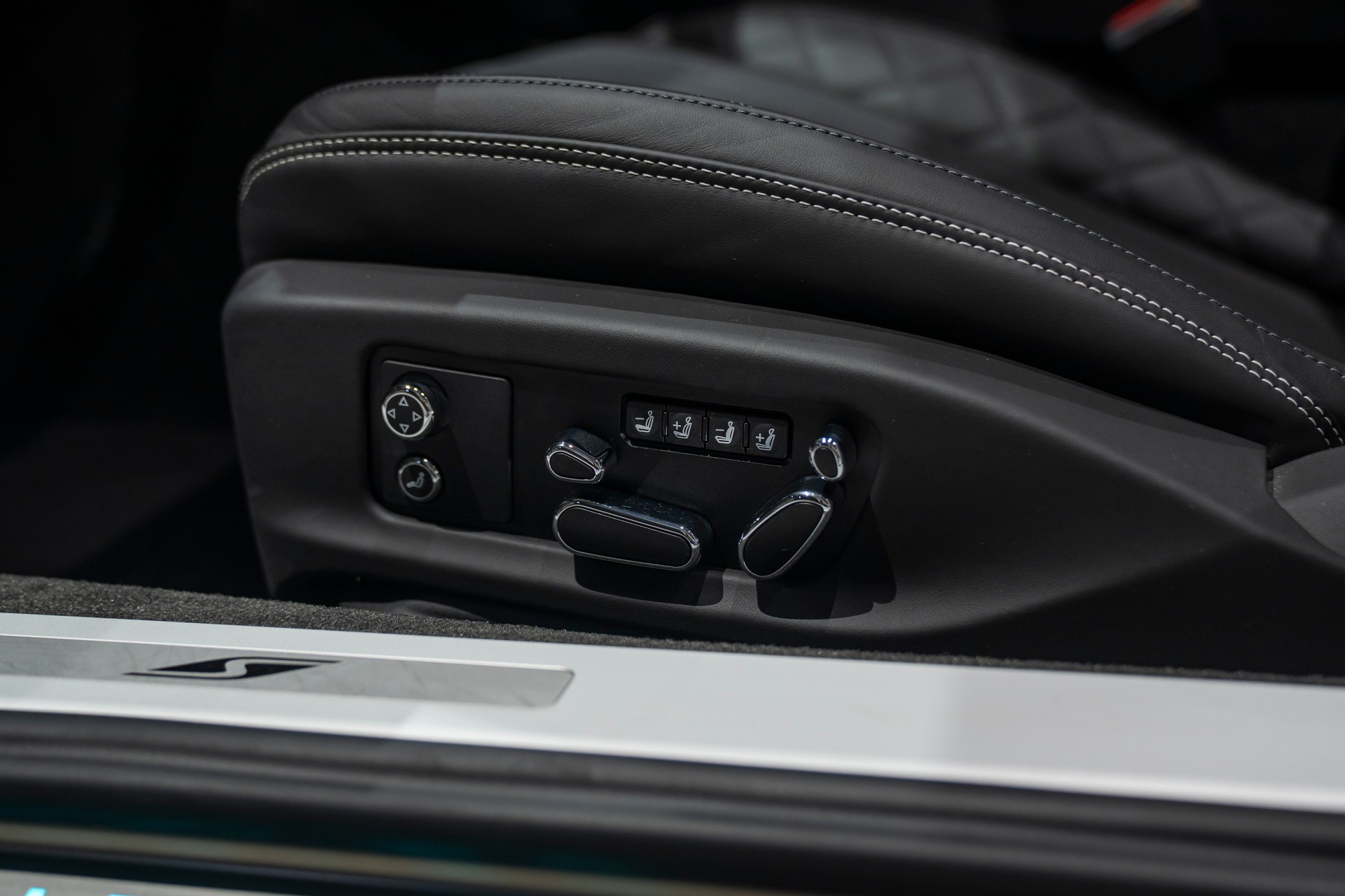 BENTLEY Continental GTC S 4.0 V8-image-16