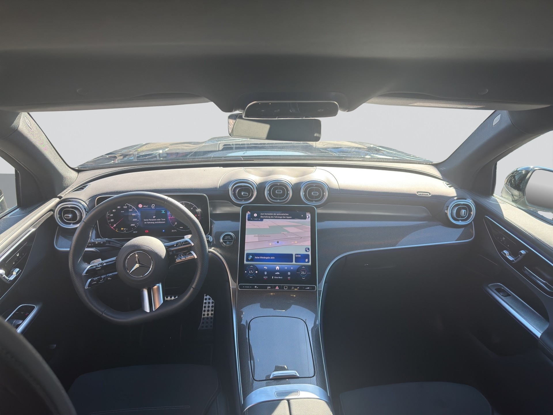 MERCEDES-BENZ GLC 300 d 4Matic AMG Line Night 9G-Tronic-image-14