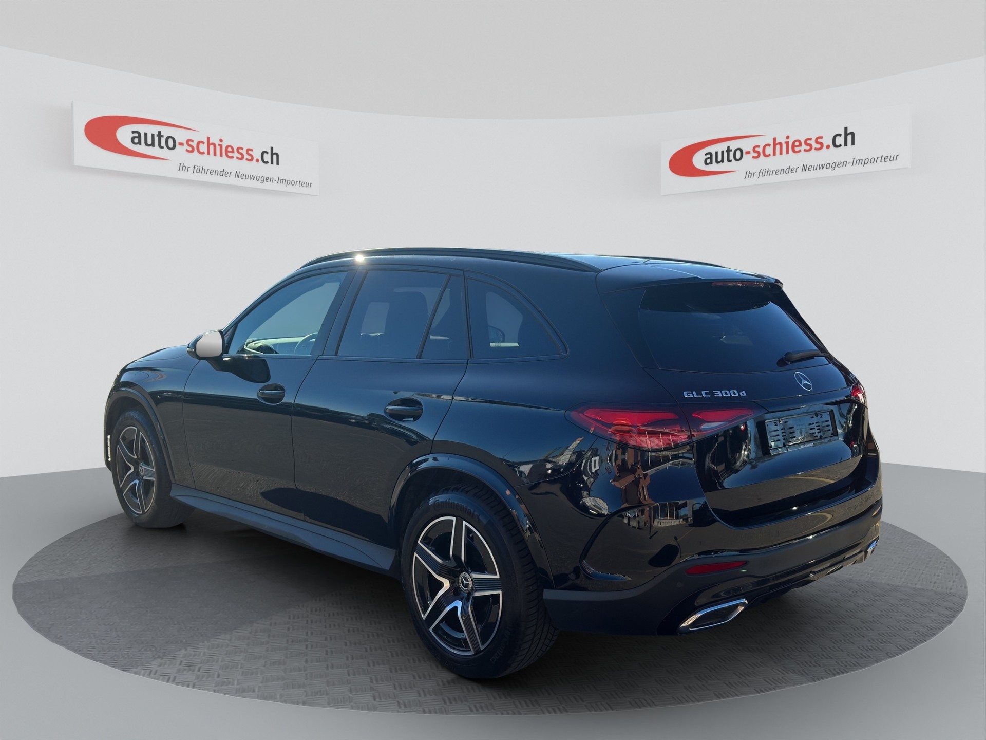 MERCEDES-BENZ GLC 300 d 4Matic AMG Line Night 9G-Tronic-image-2