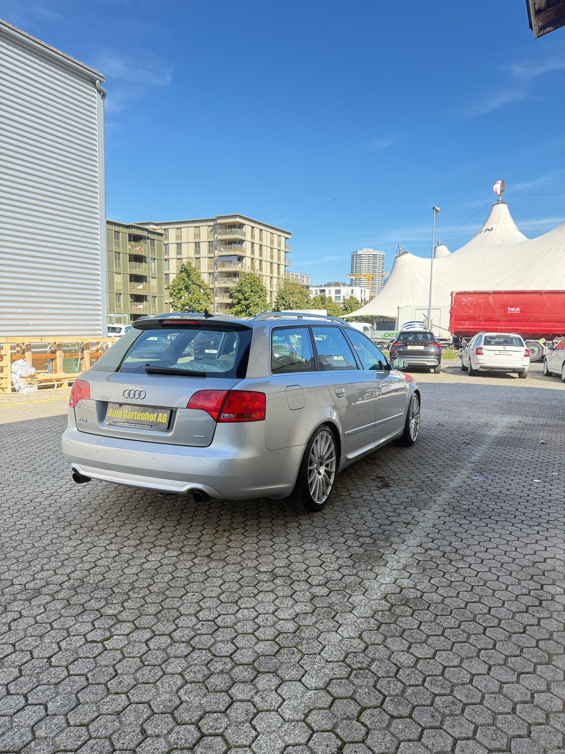 AUDI A4 Avant 2.0 Turbo FSI quattro-image-3