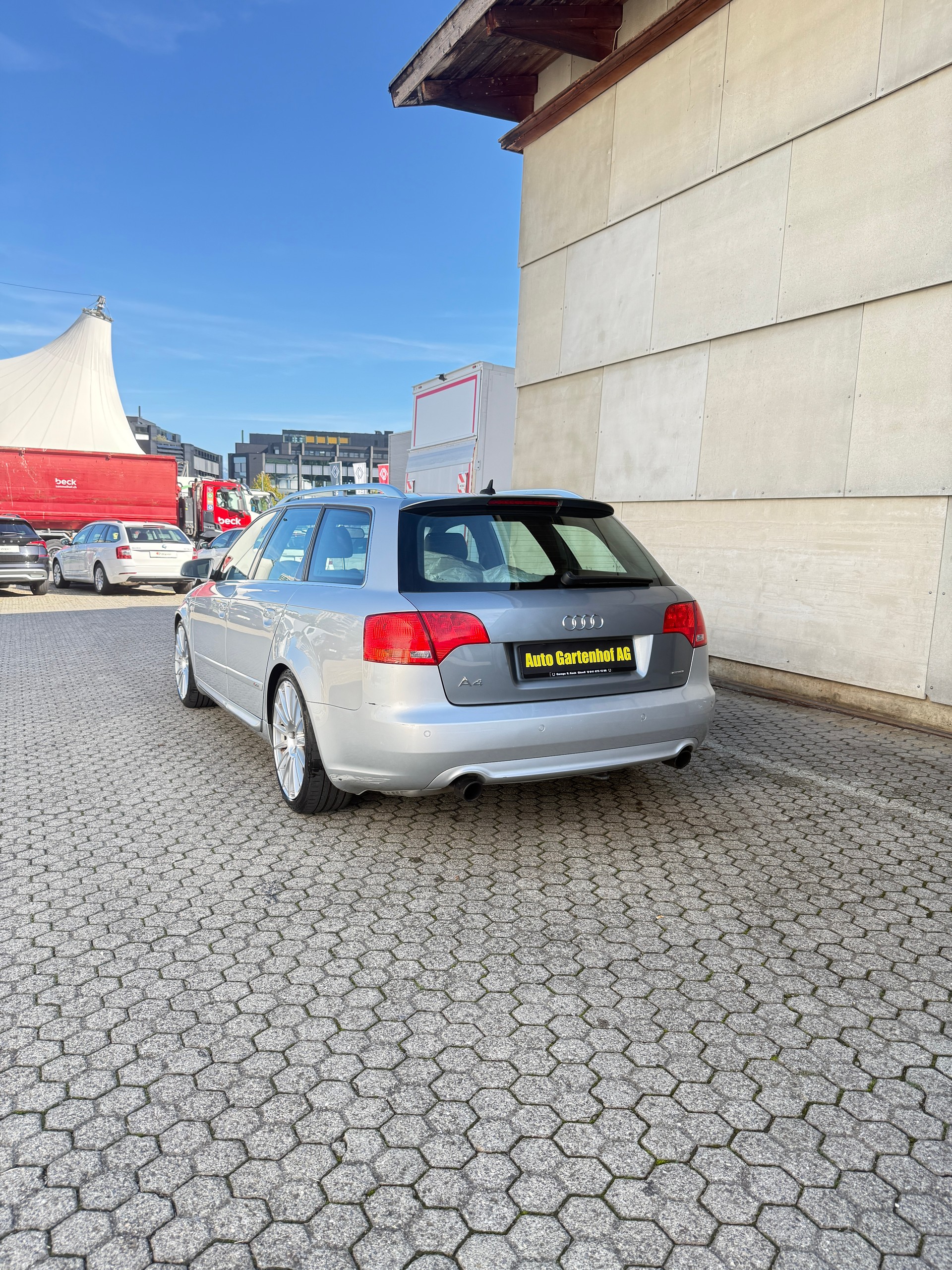 AUDI A4 Avant 2.0 Turbo FSI quattro-image-4