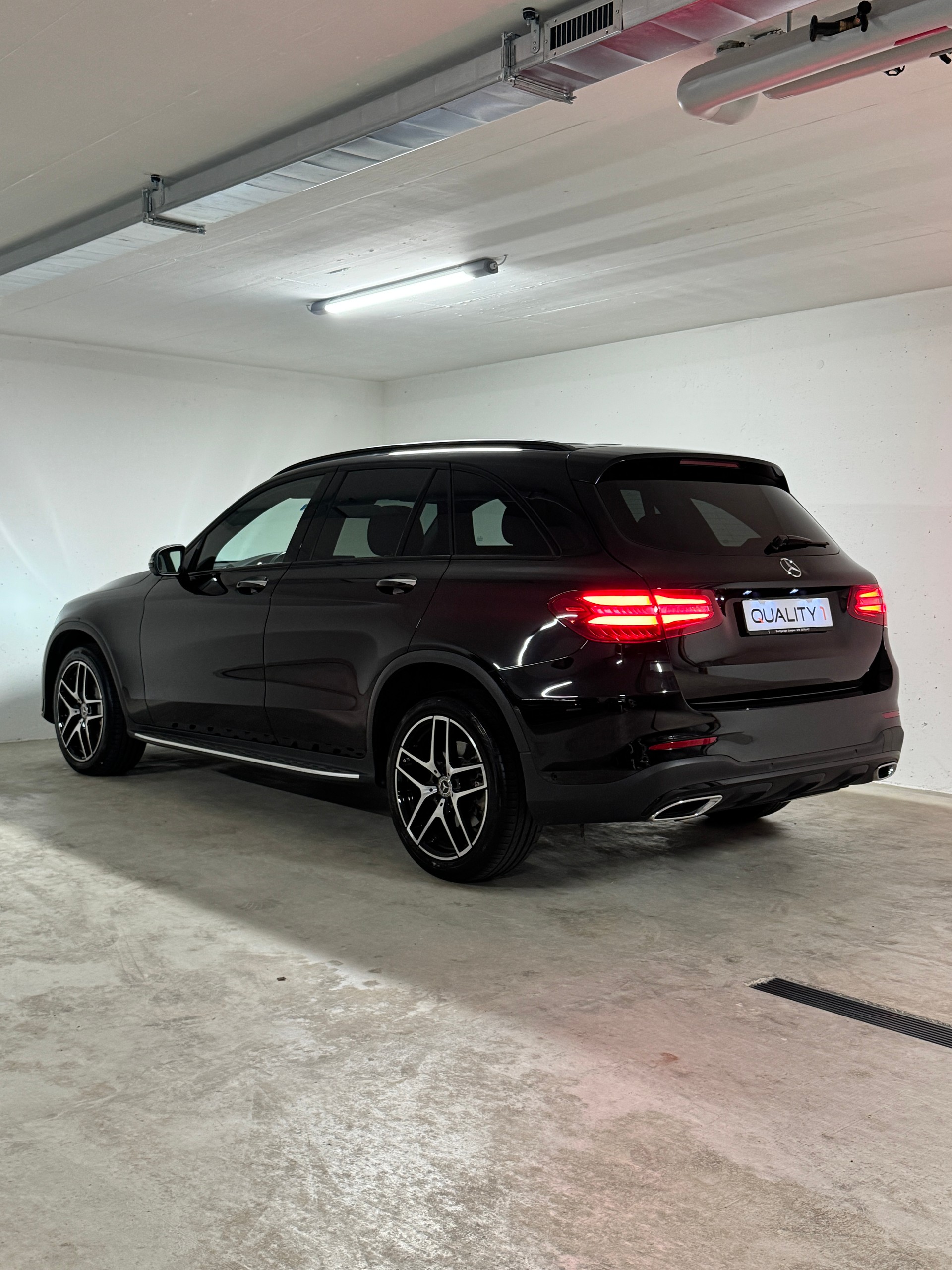 MERCEDES-BENZ GLC 250 d AMG Line 4Matic 9G-Tronic-image-4